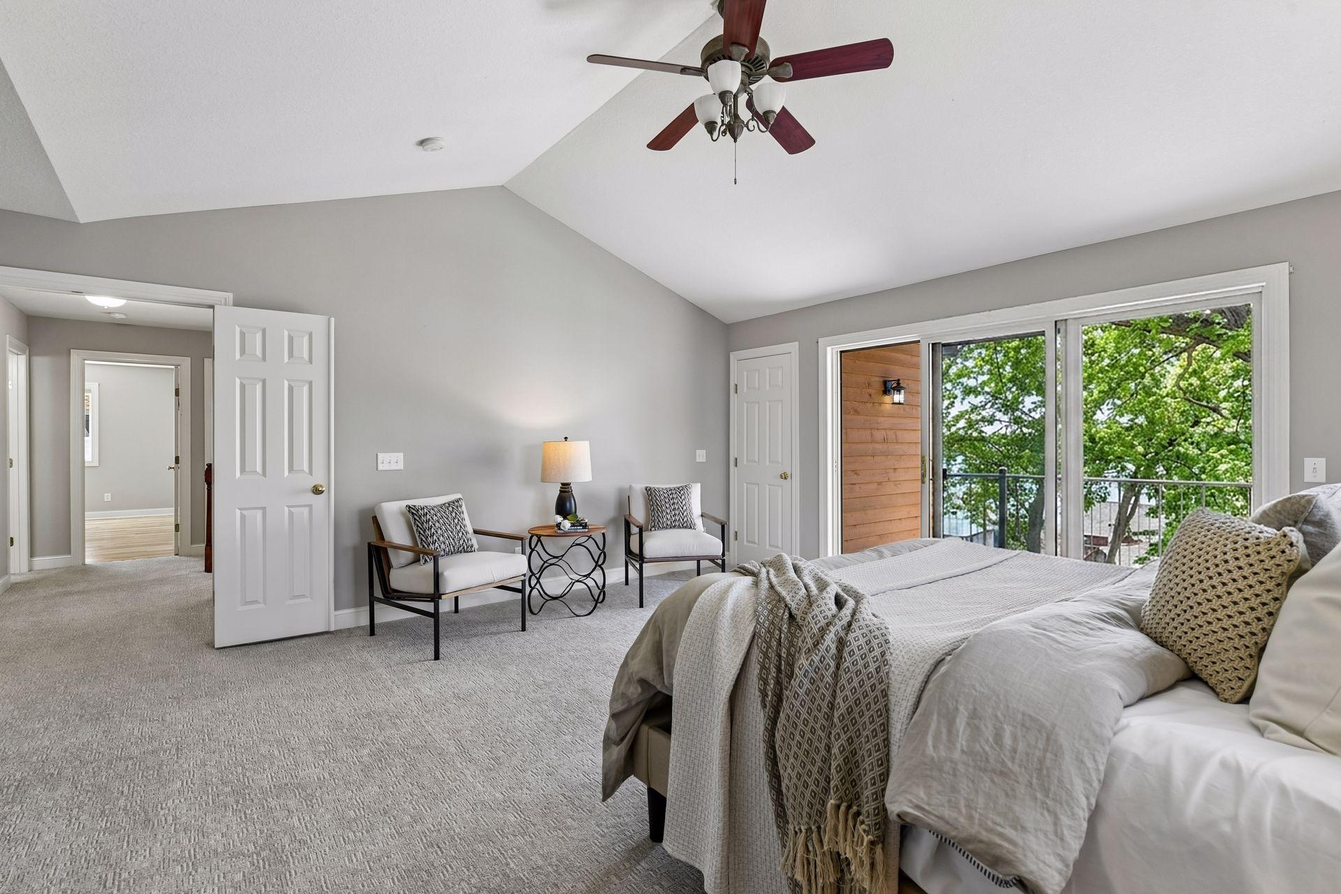 4660 Island View Dr, Mound