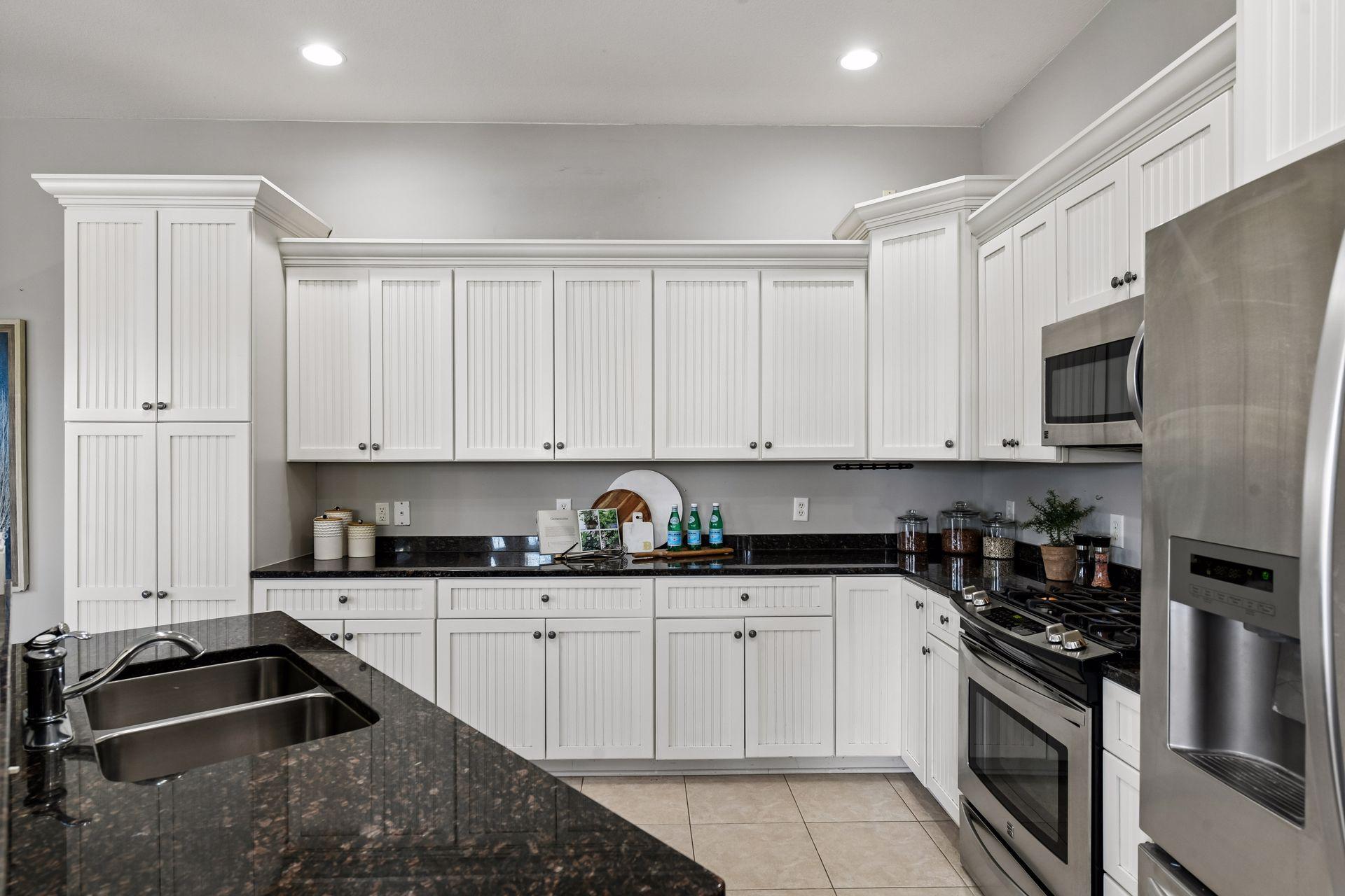 4660 Island View Dr, Mound