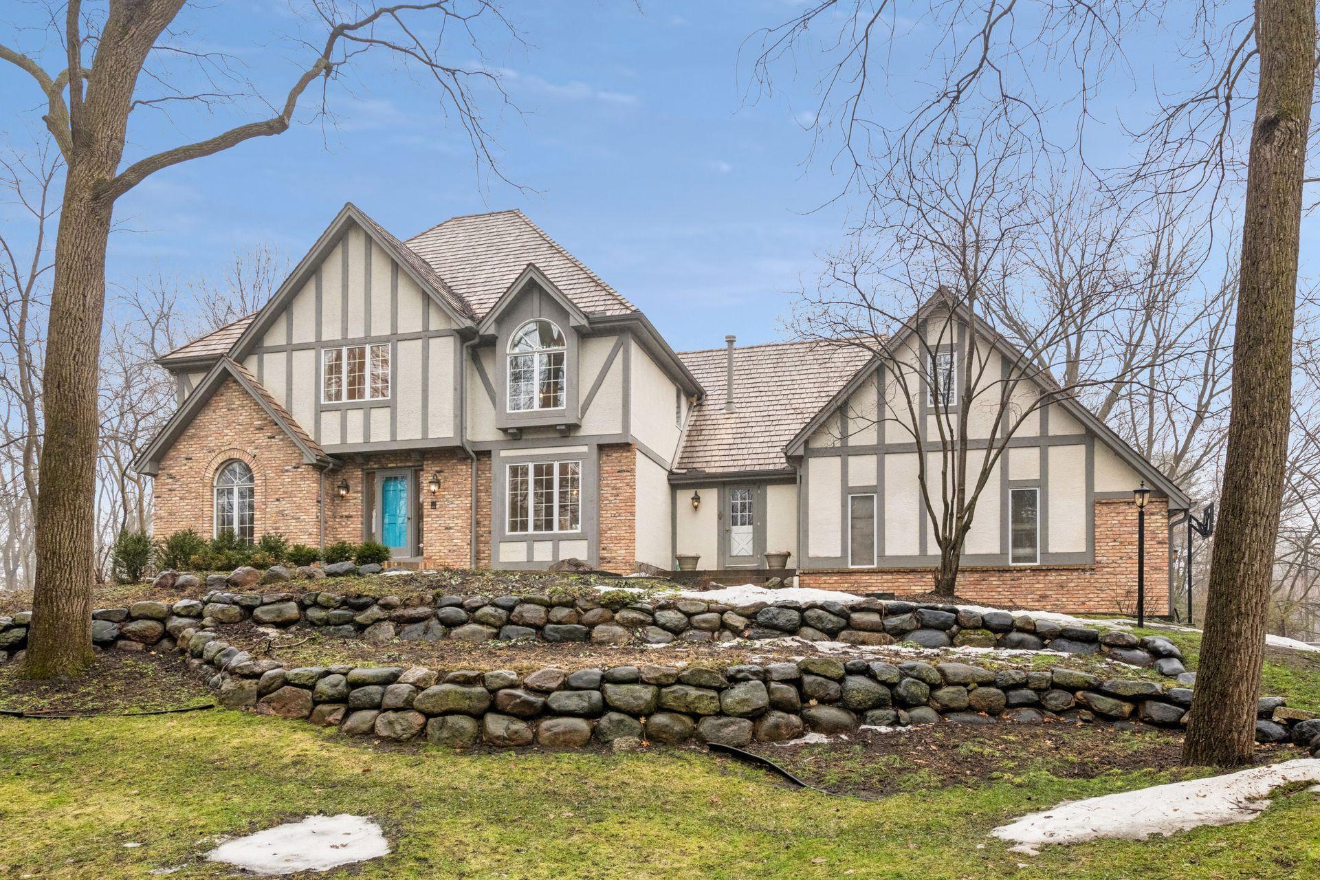 3099 Farview Lane