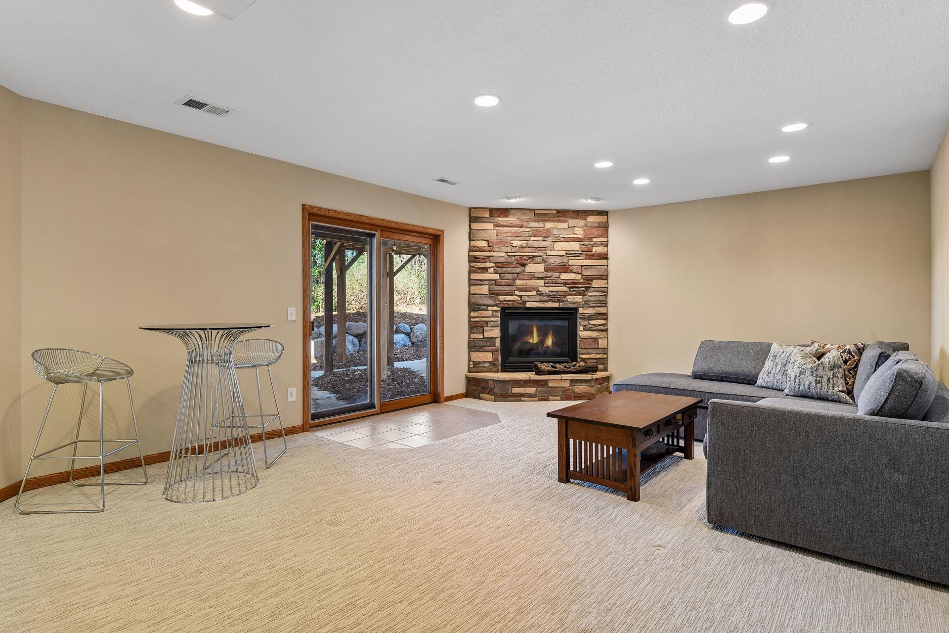 1585 Stoneridge Circle