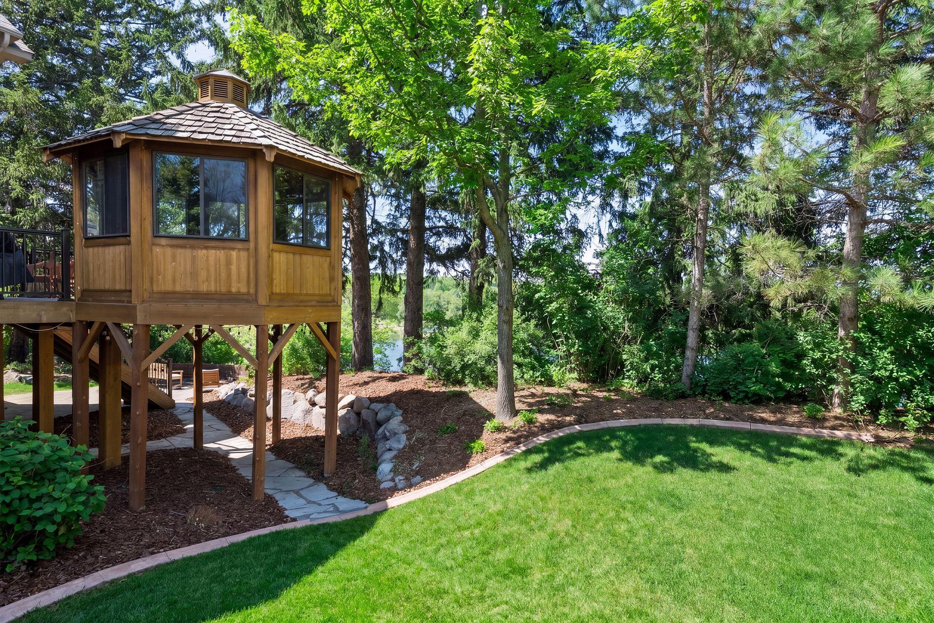 1585 Stoneridge Circle