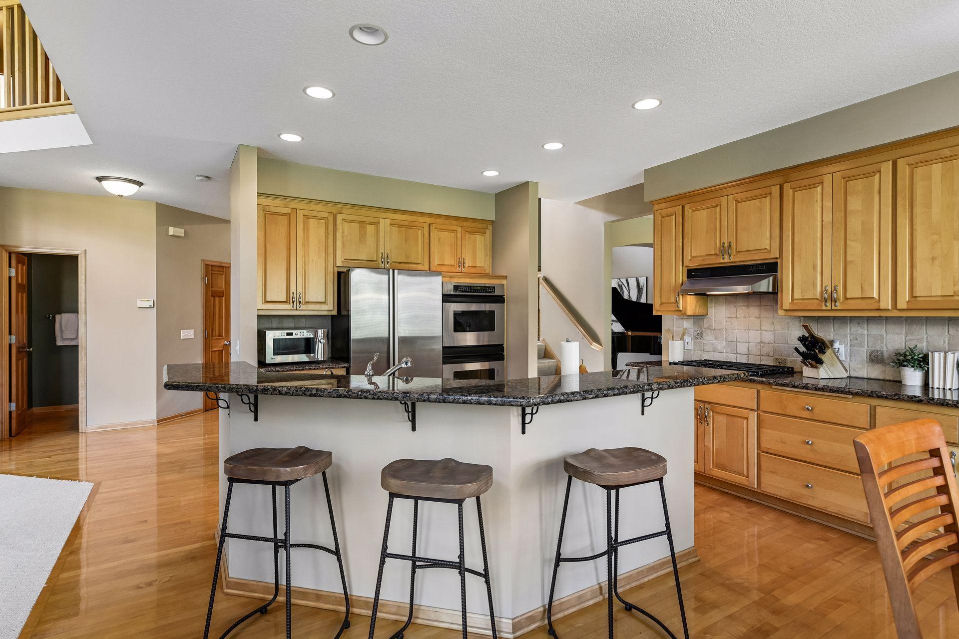 830 Fox Path Ct, Medina