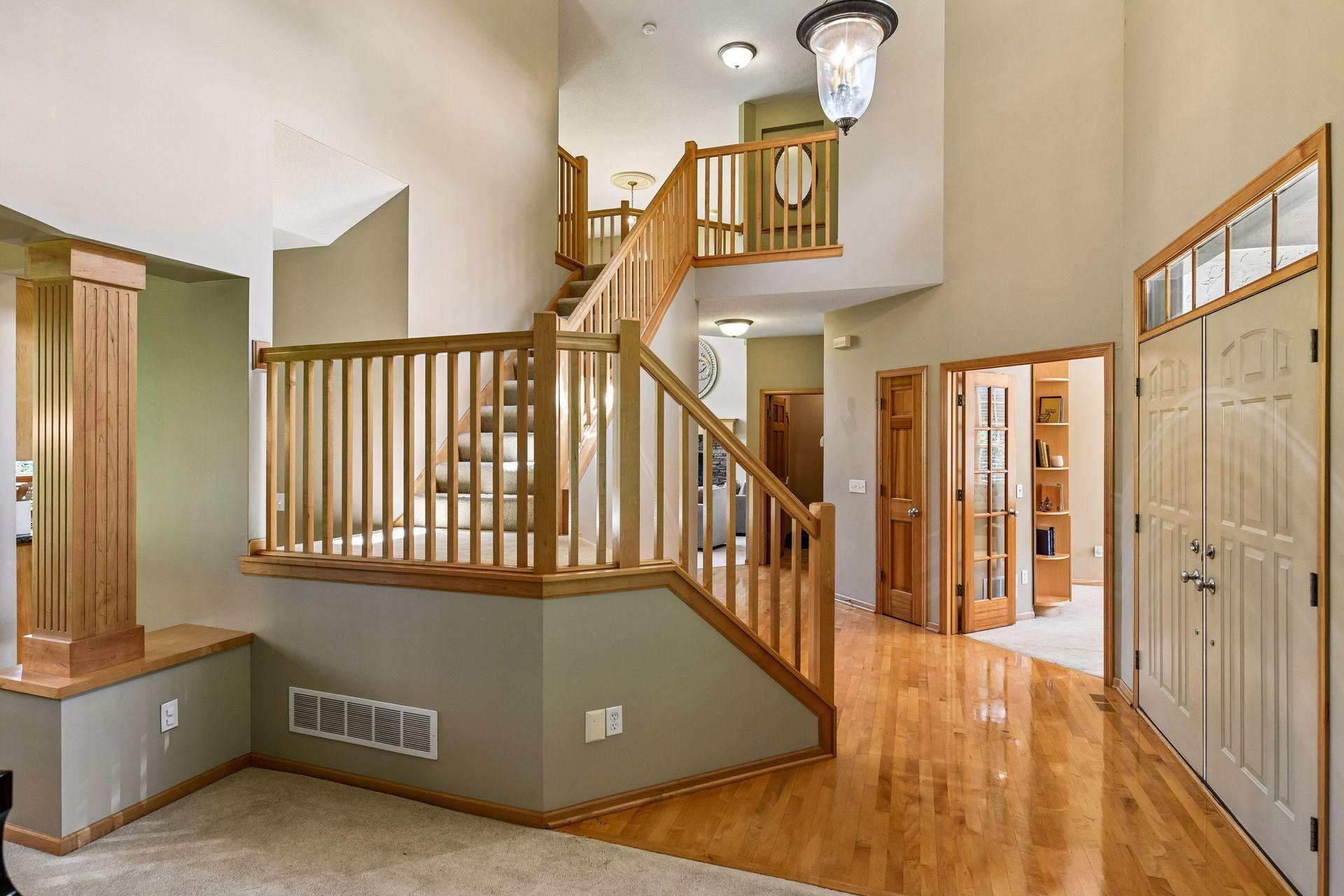 830 Fox Path Ct, Medina