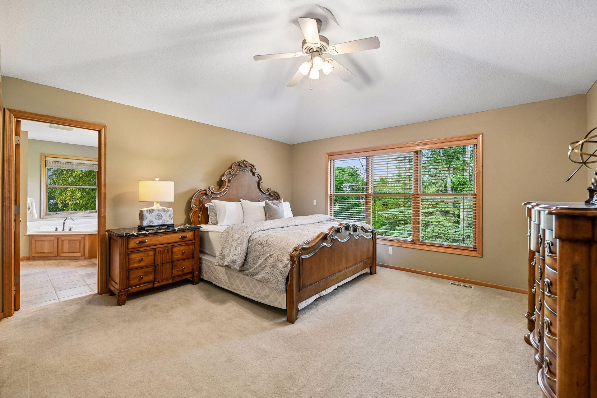 830 Fox Path Ct, Medina