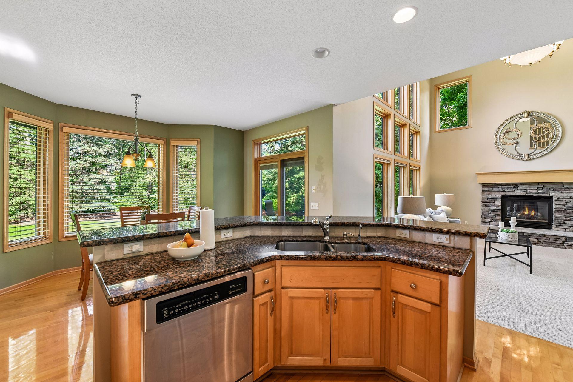 830 Fox Path Ct, Medina