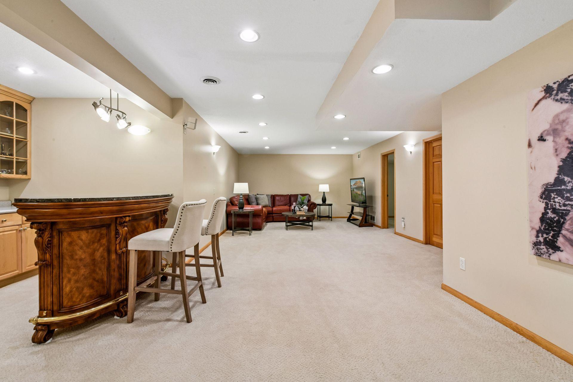 830 Fox Path Ct, Medina