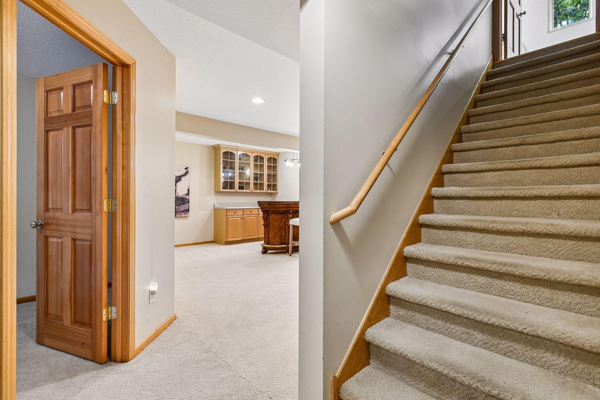 830 Fox Path Ct, Medina