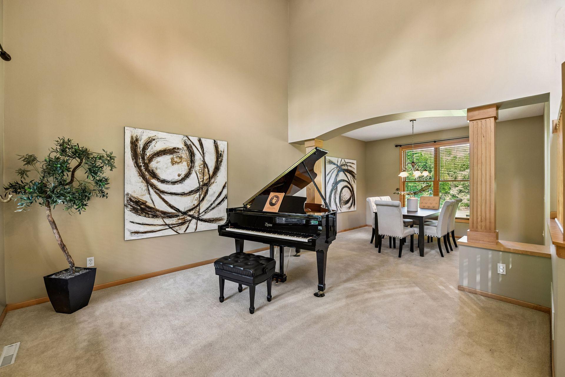 830 Fox Path Ct, Medina
