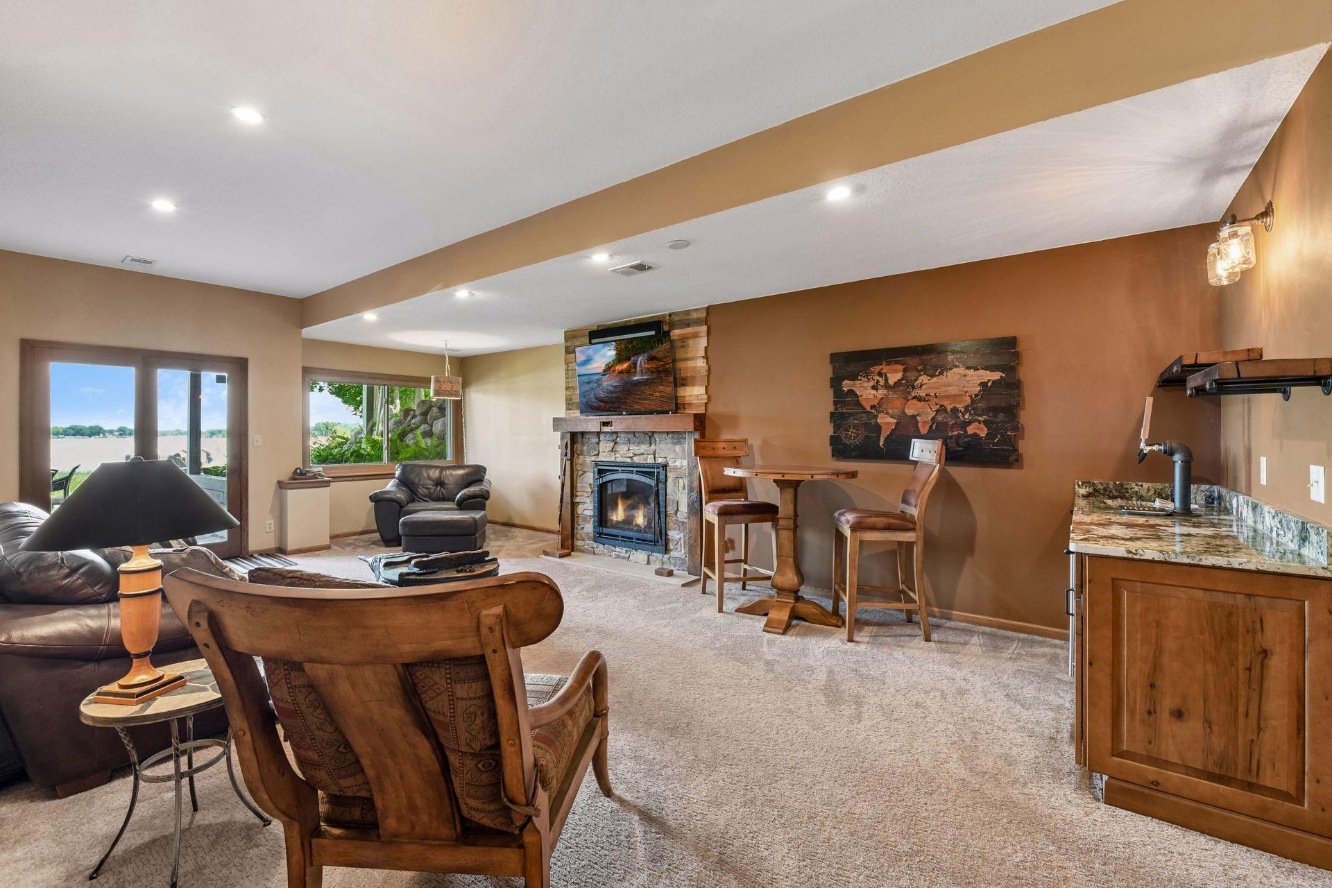 1824 Commerce Blvd, Mound