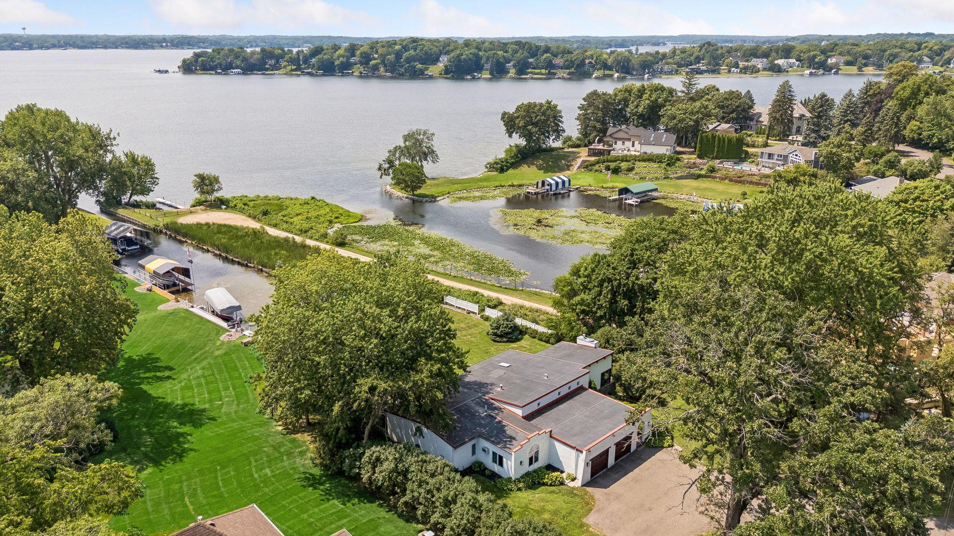 2699 Kelly Ave, Orono