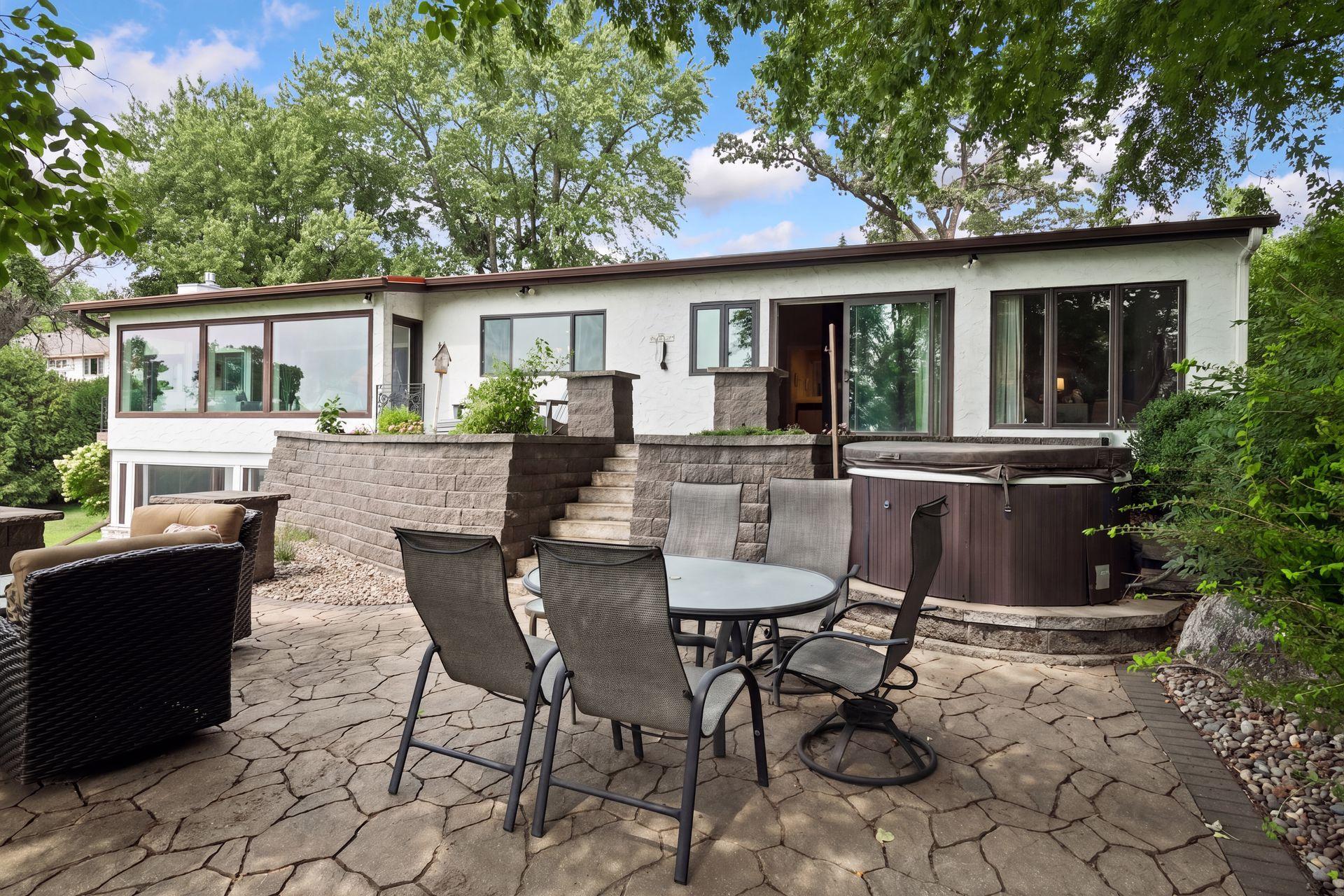 2699 Kelly Ave, Orono