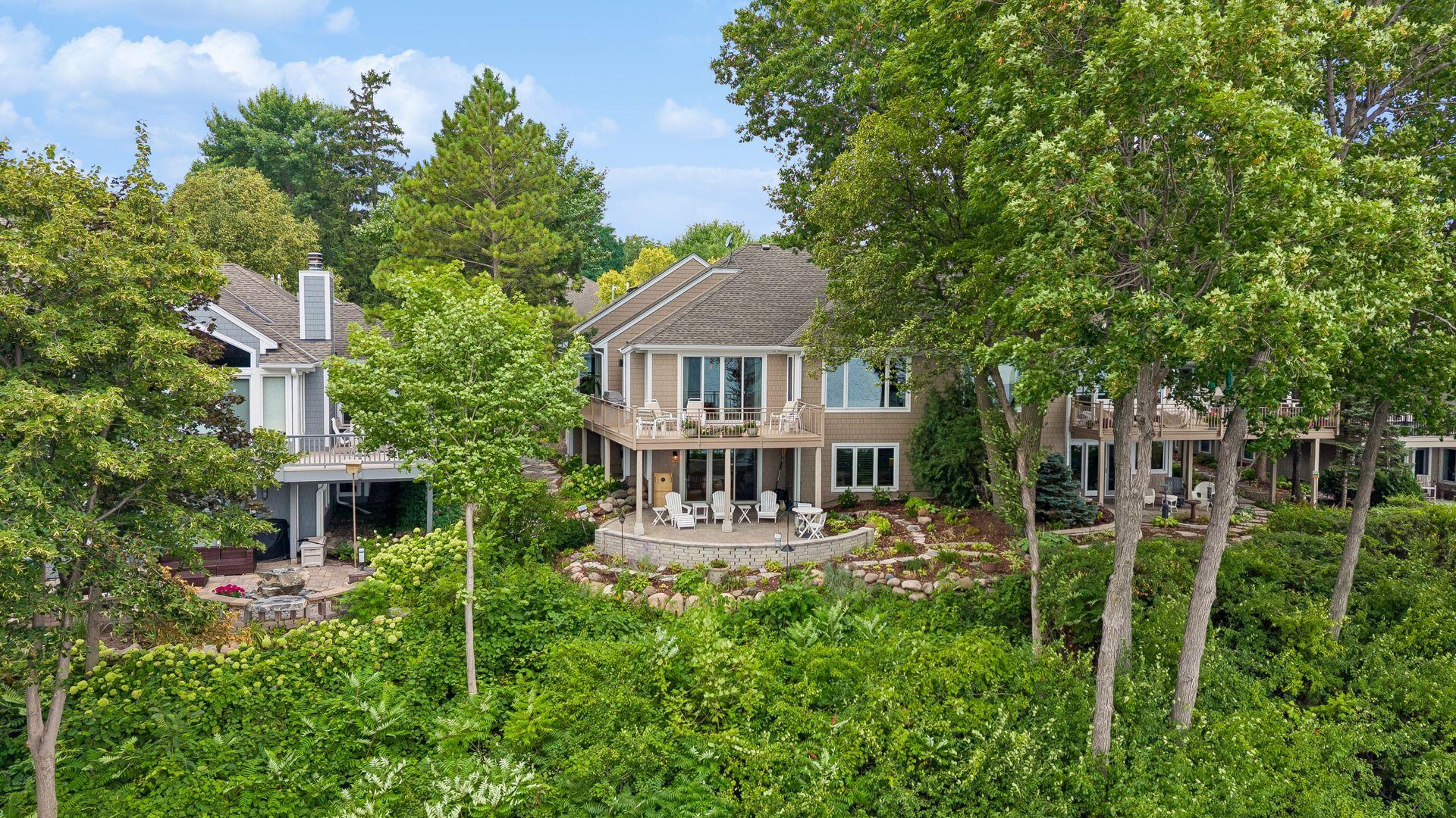 2928 Pelican Point Circle