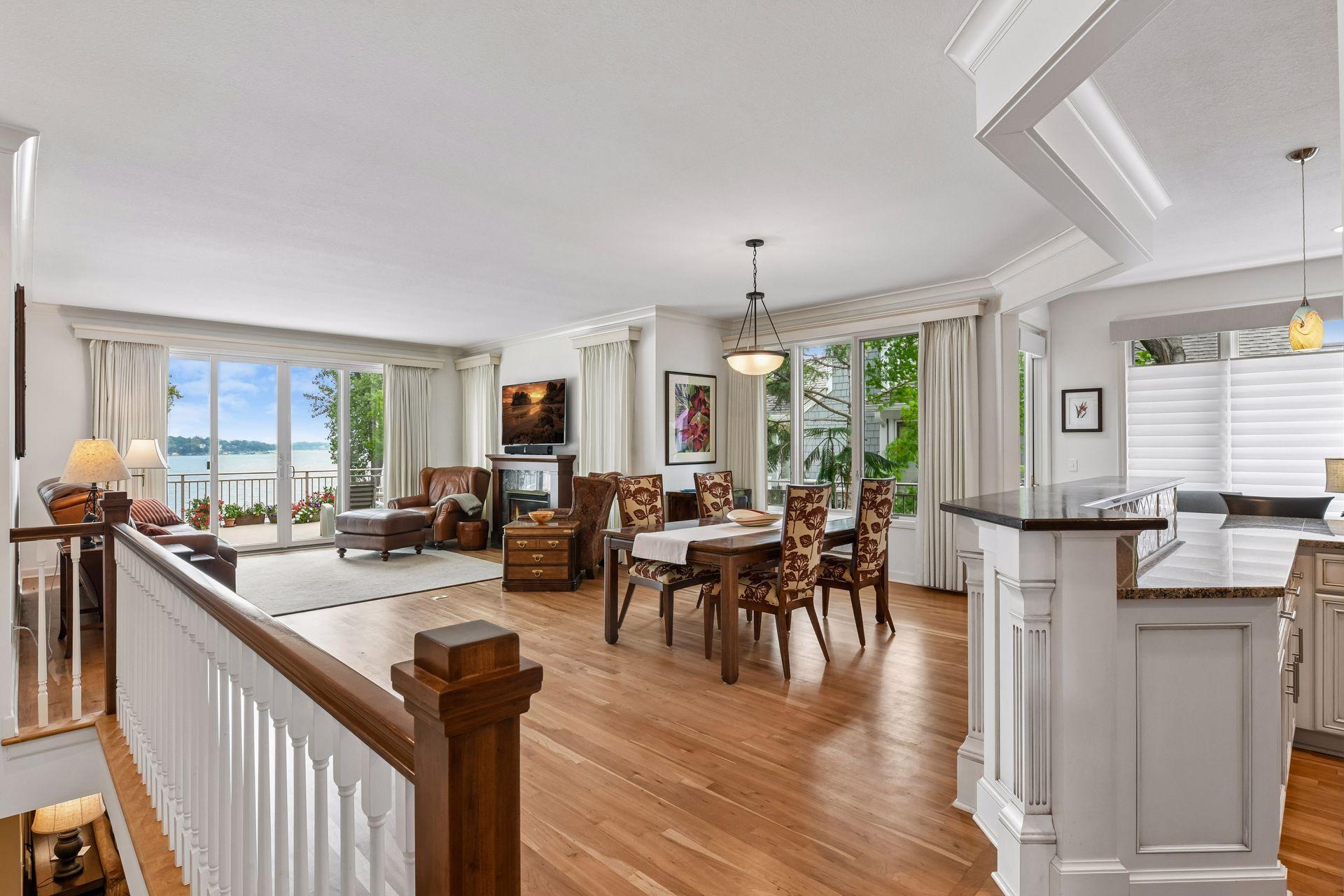 2928 Pelican Point Circle