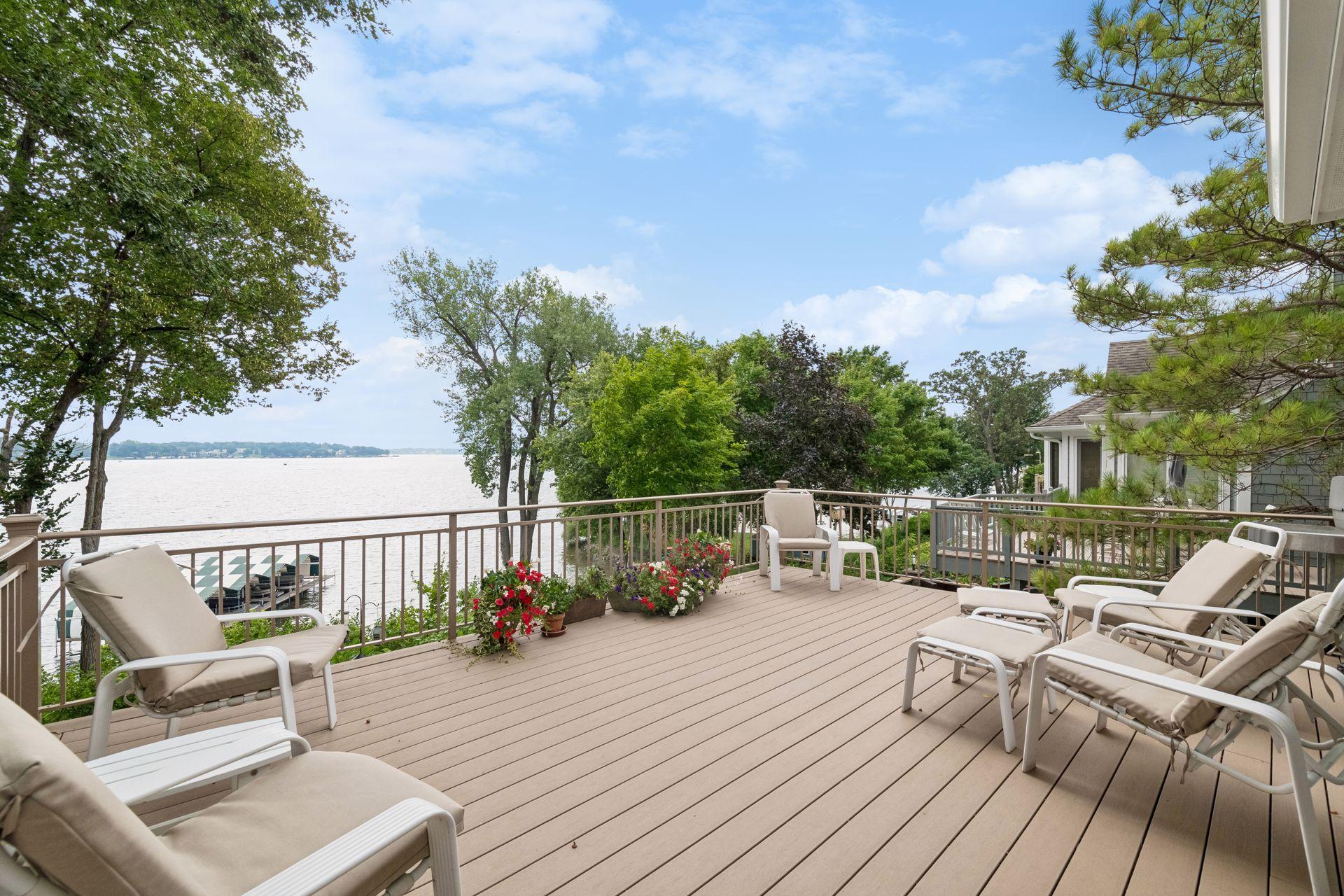 2928 Pelican Point Circle