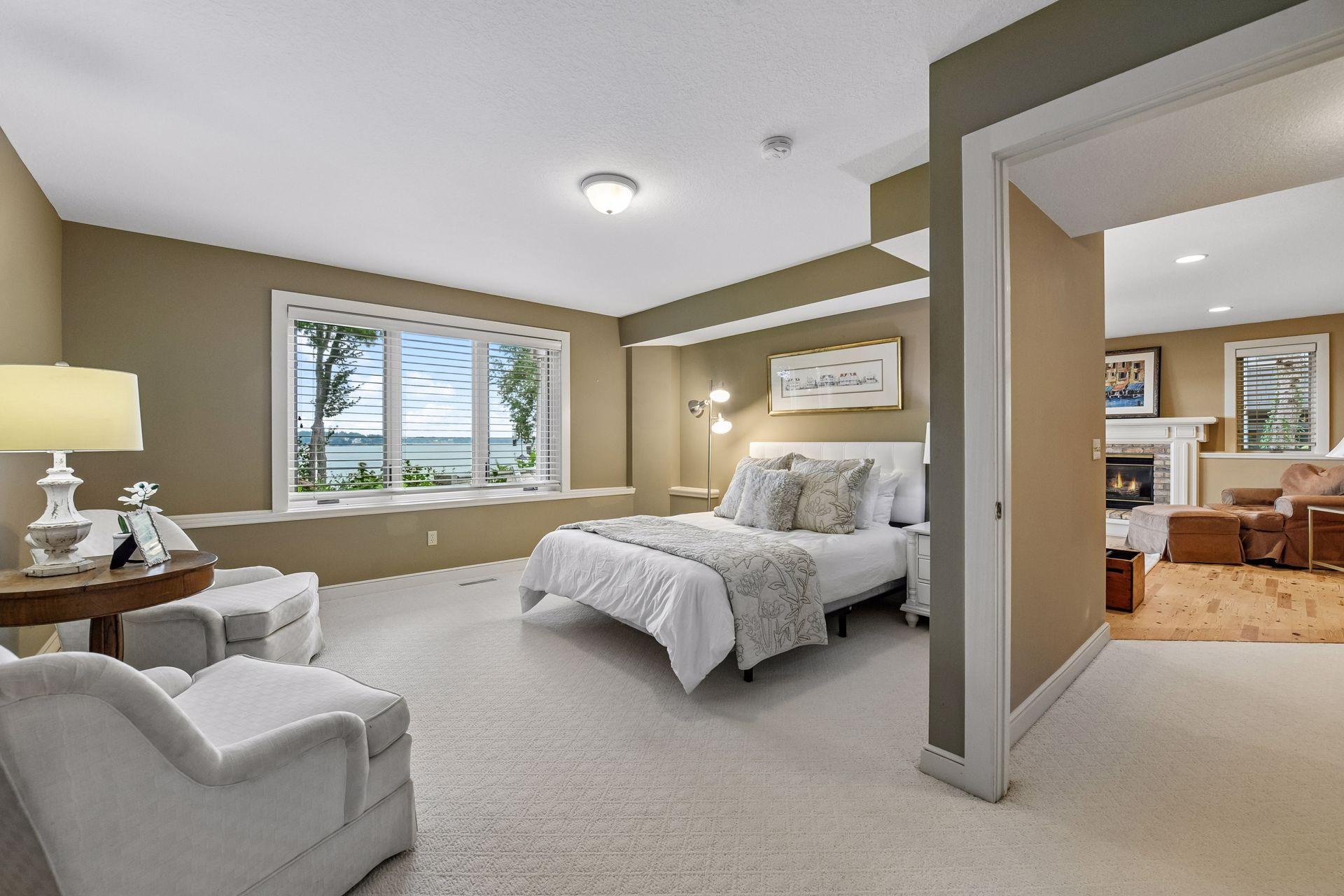 2928 Pelican Point Circle