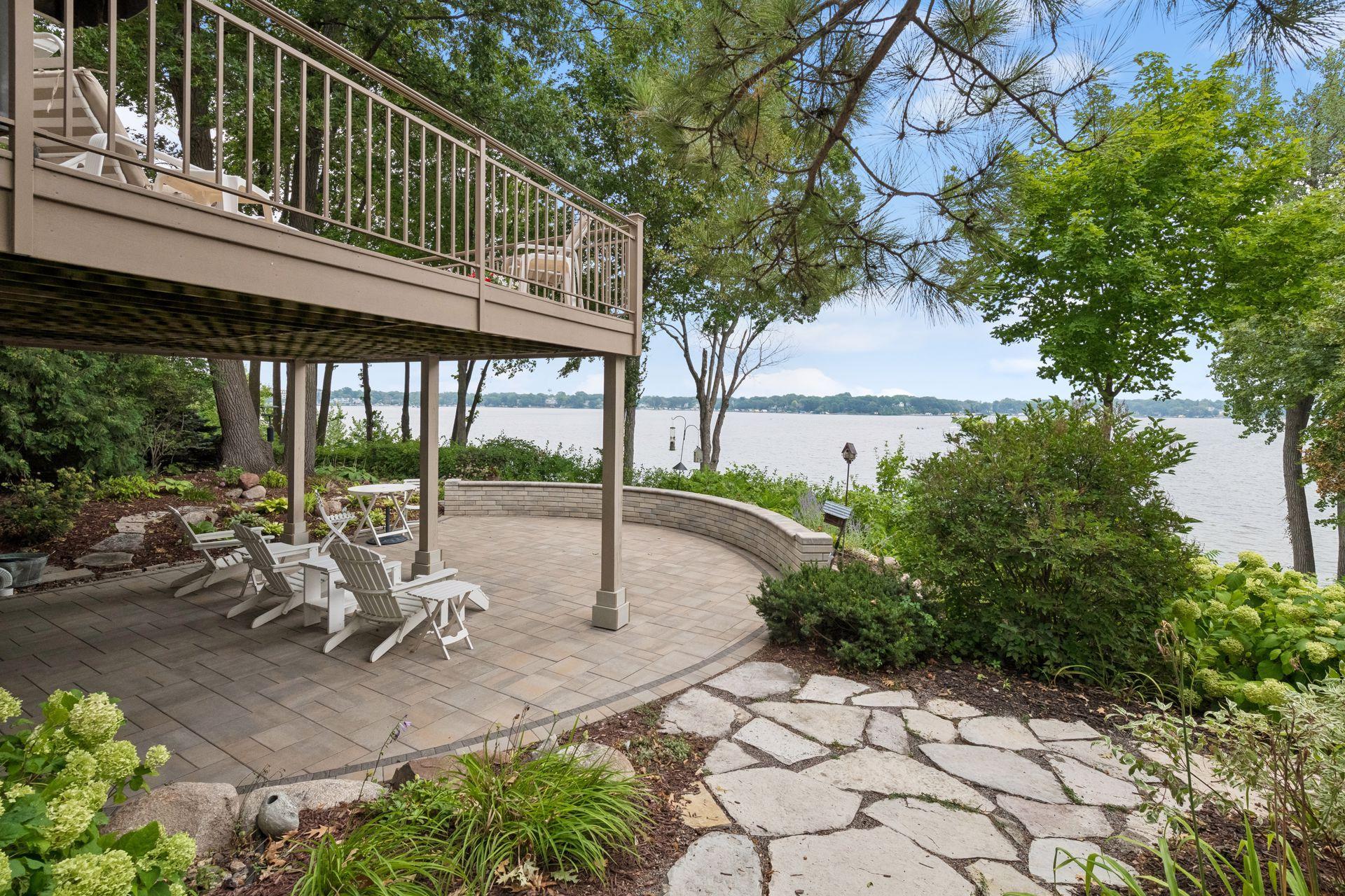 2928 Pelican Point Circle