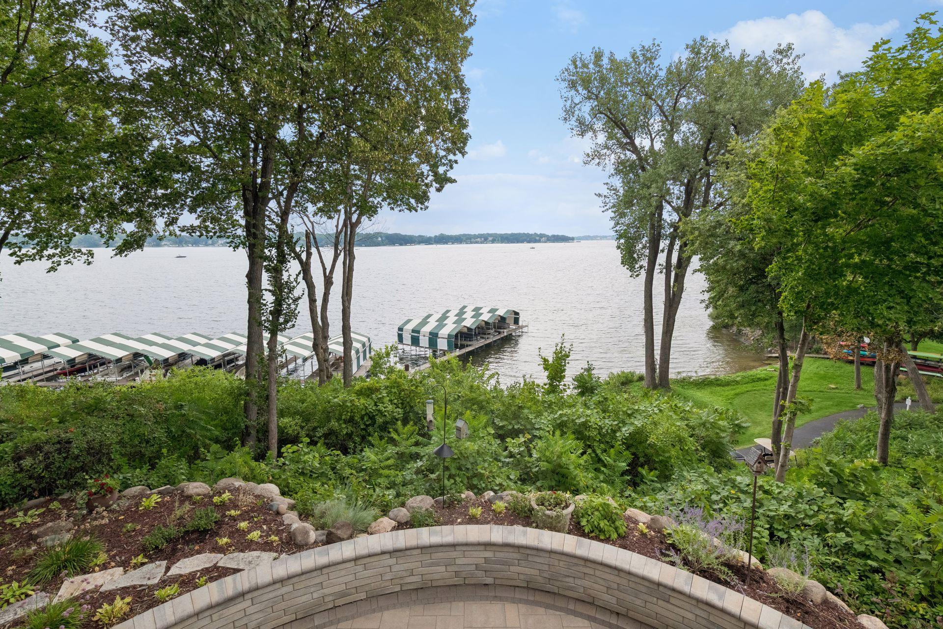 2928 Pelican Point Circle