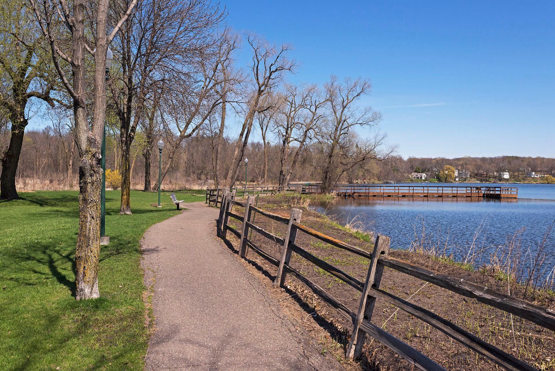 306 Wolf Pointe Trl, Long Lake