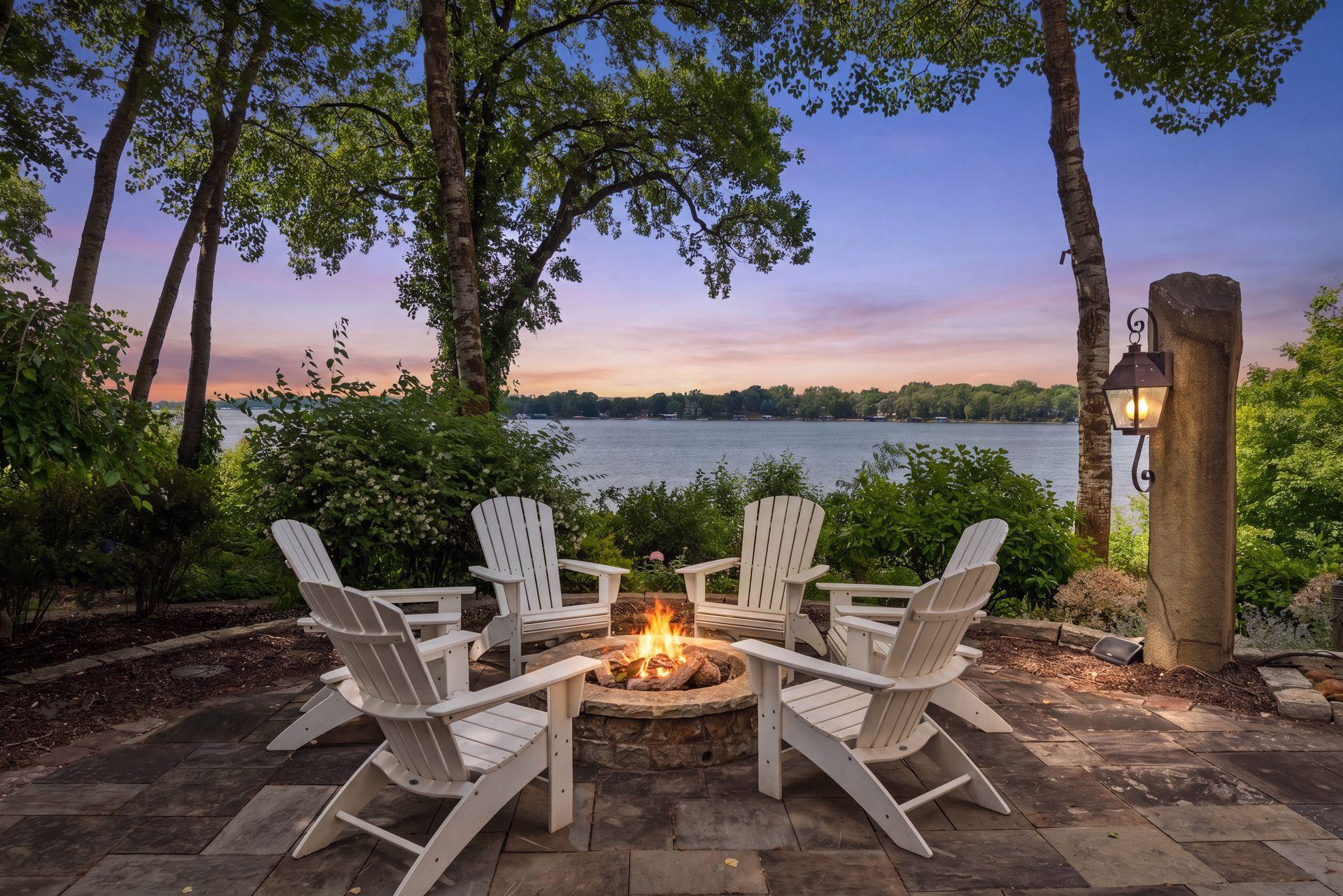 28028 Woodside Rd, Shorewood