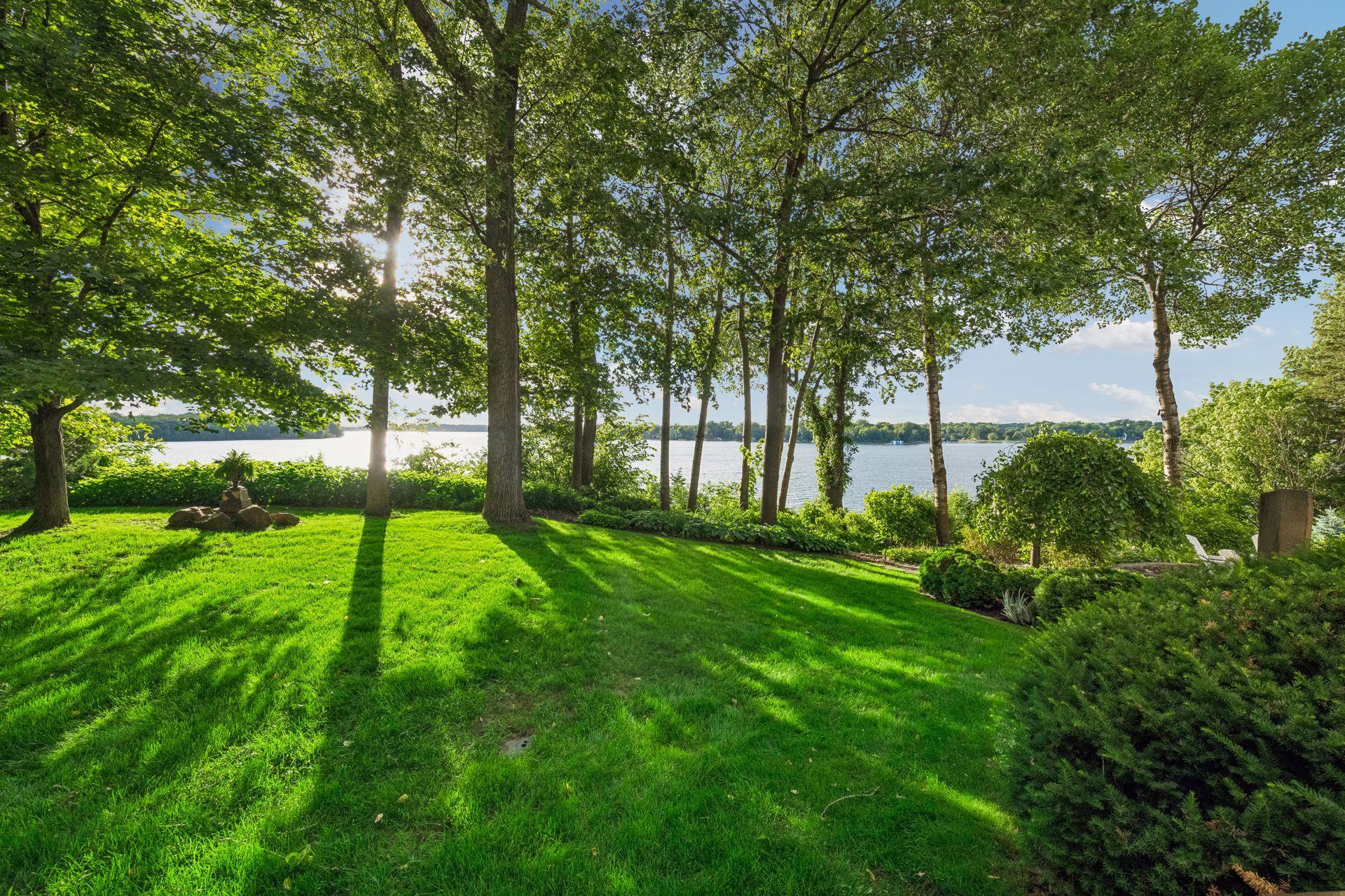 28028 Woodside Rd, Shorewood