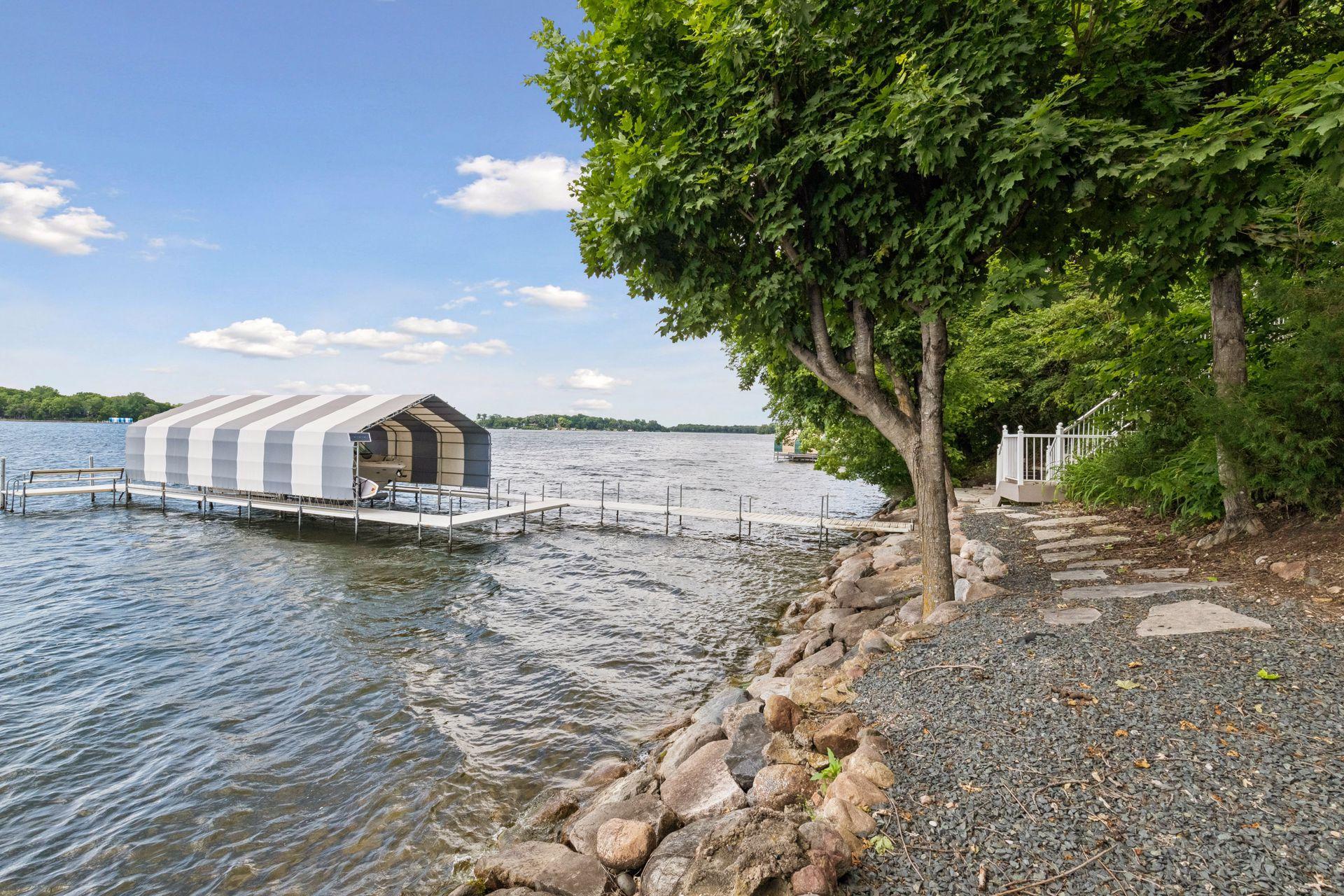 28028 Woodside Rd, Shorewood