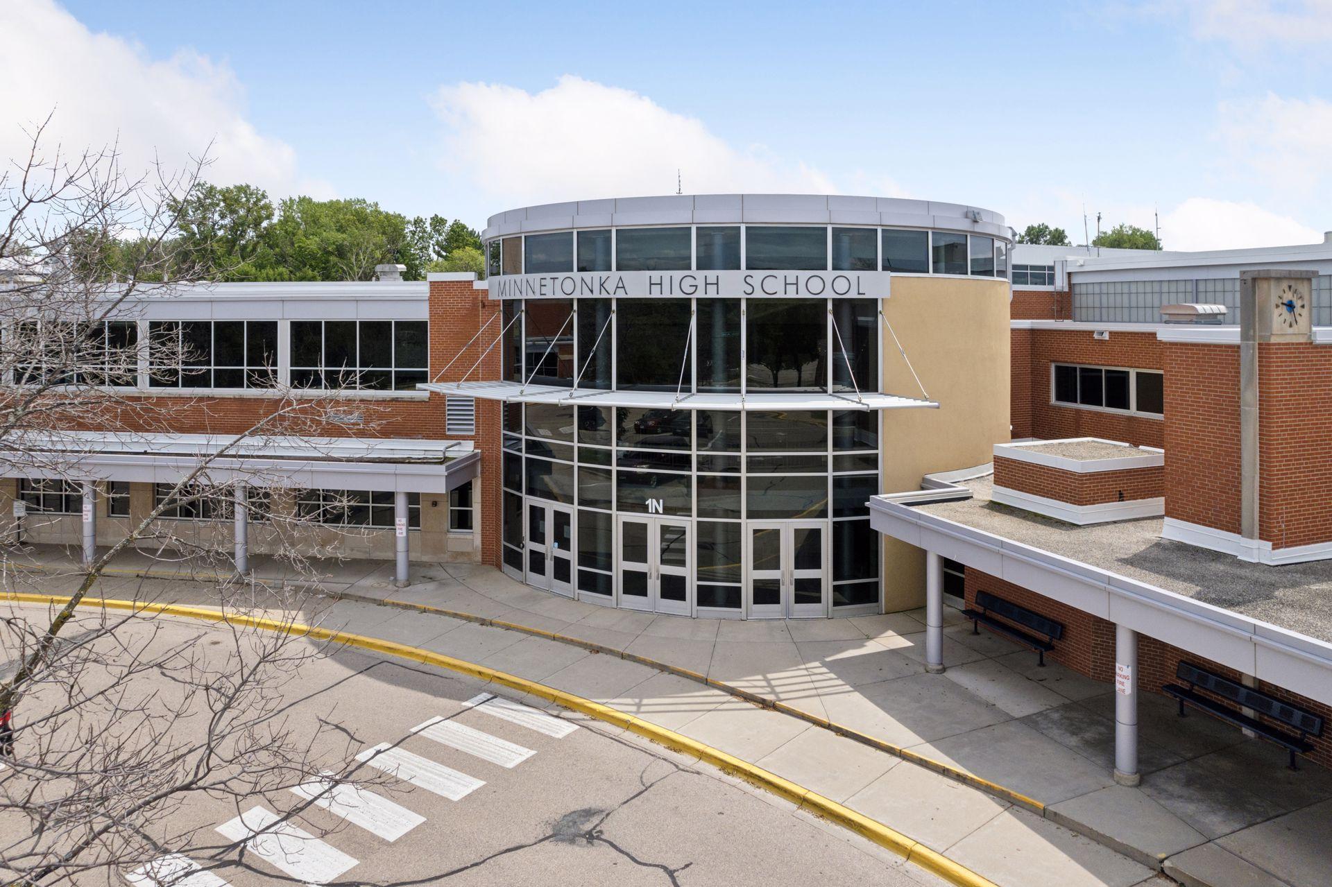 28028 Woodside Rd, Shorewood