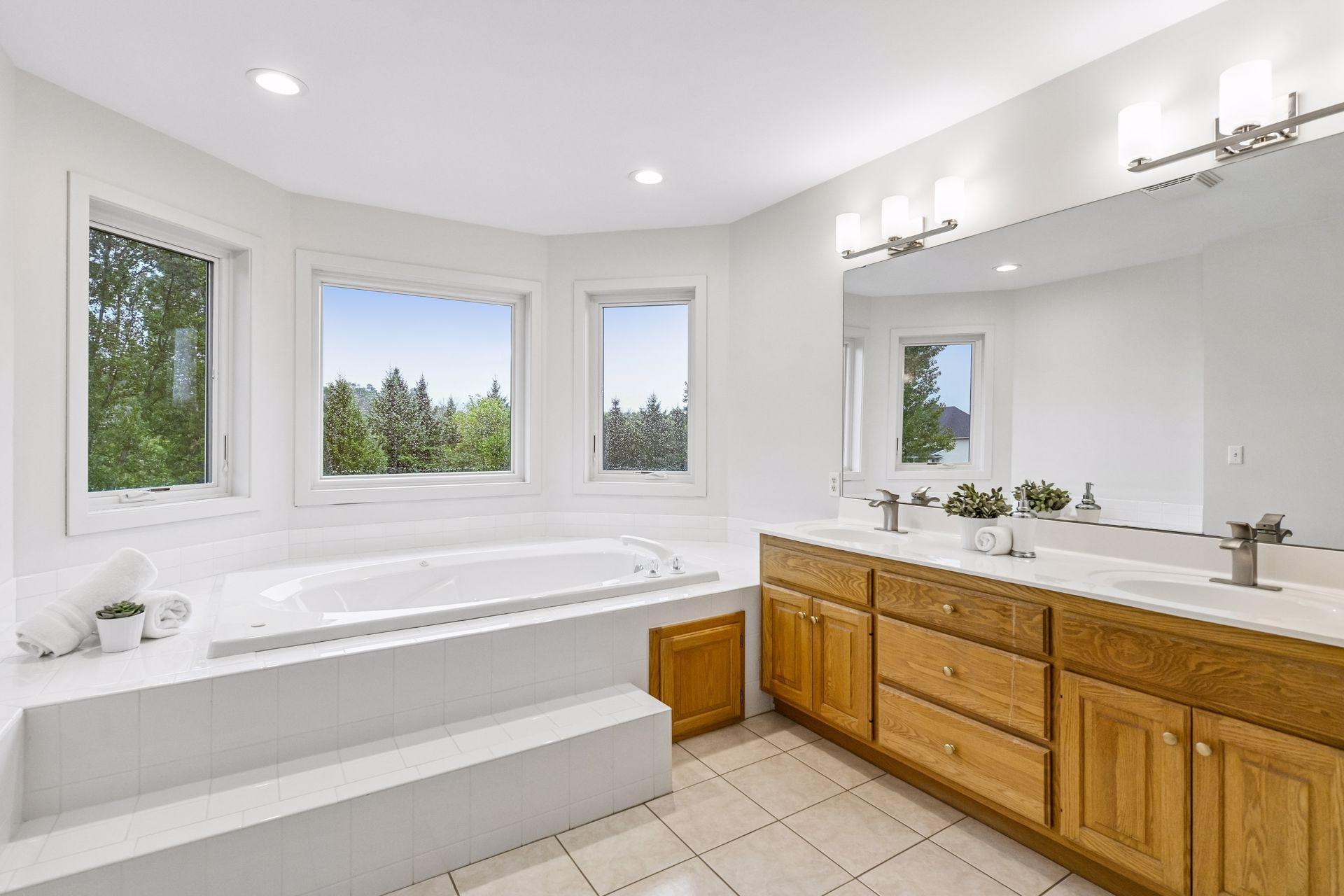 4545 Watertown Rd, Orono