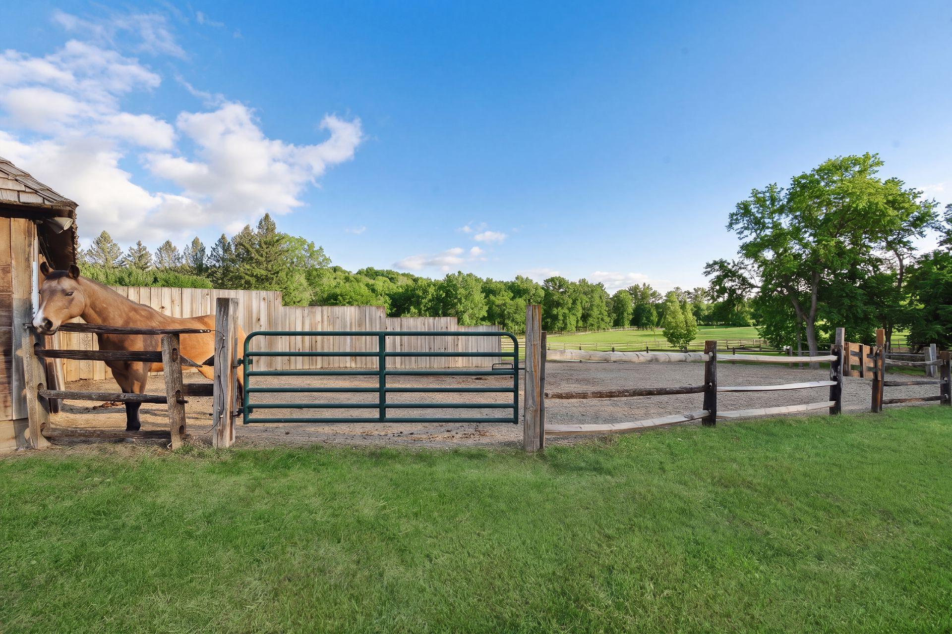 2495 Willow Dr, Medina