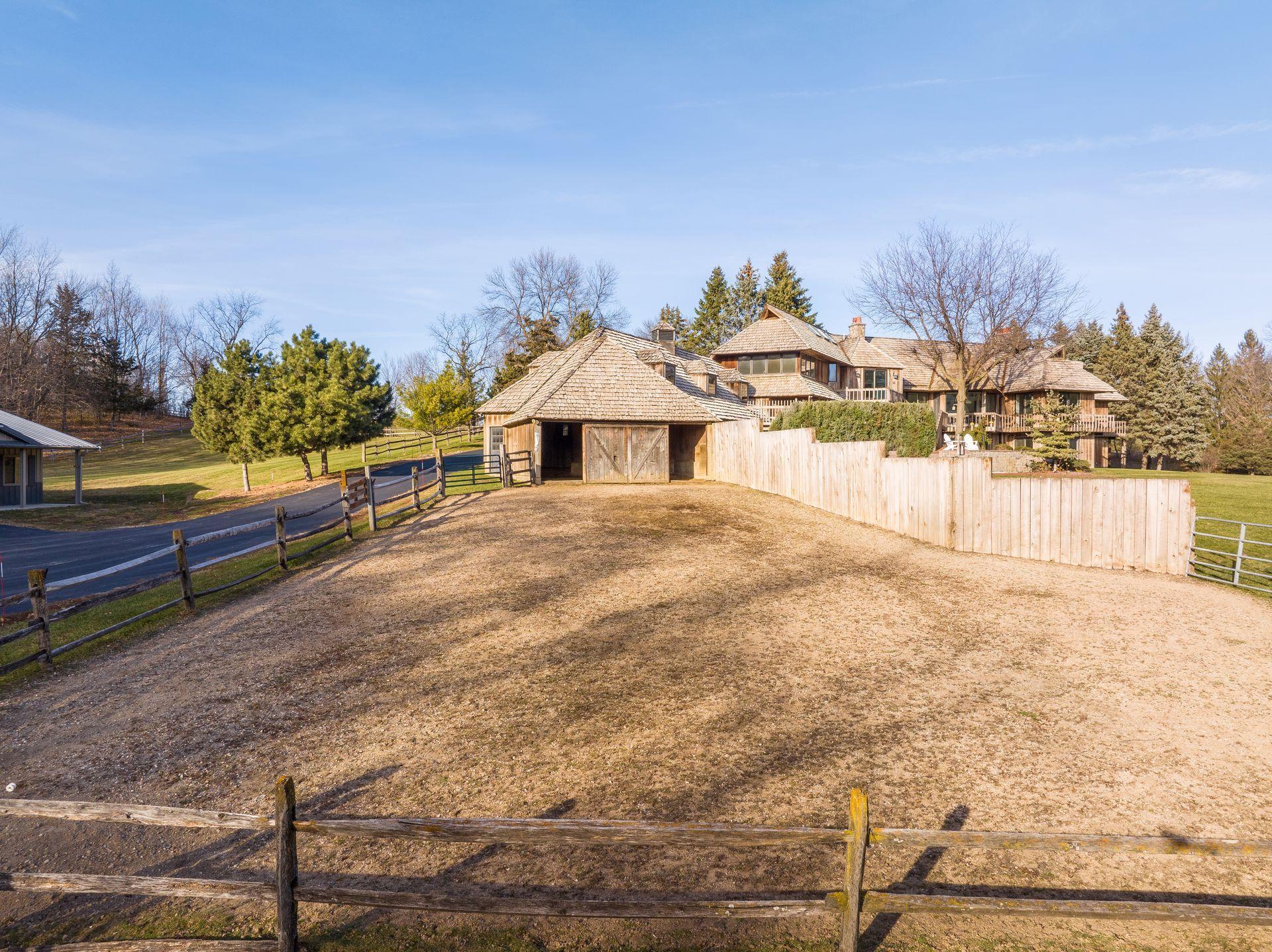 2495 Willow Dr, Medina