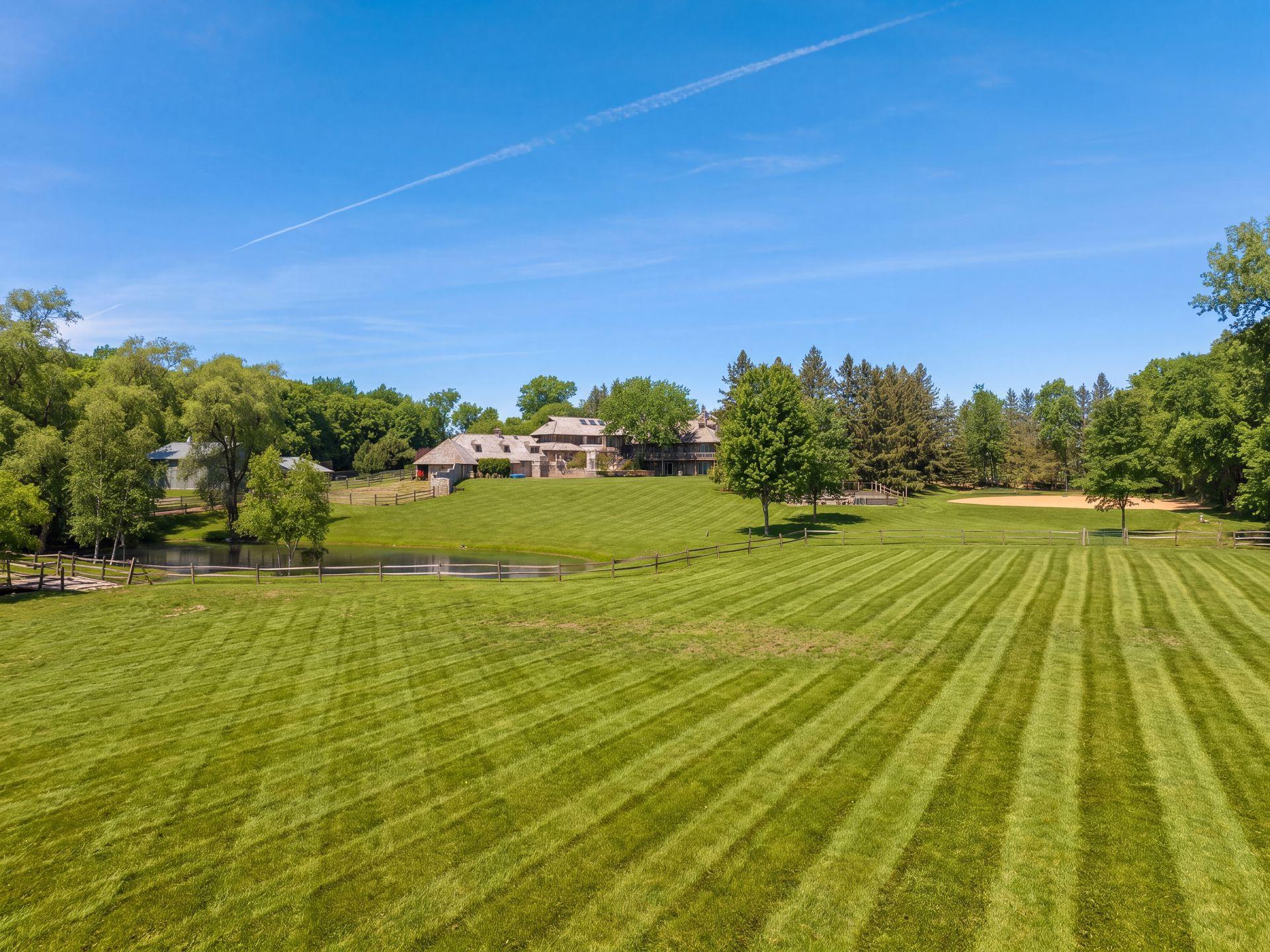 2495 Willow Dr, Medina