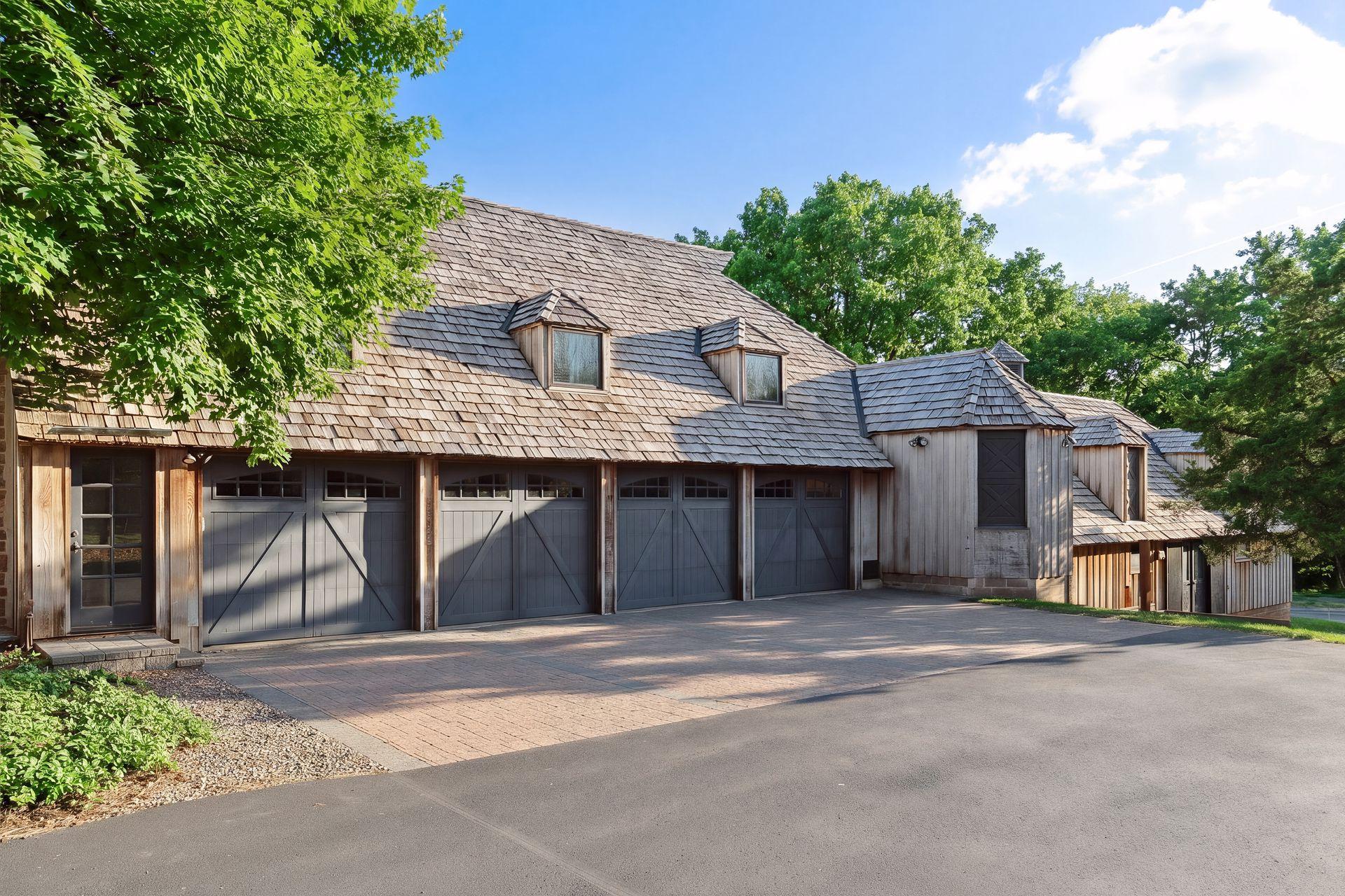 2495 Willow Dr, Medina