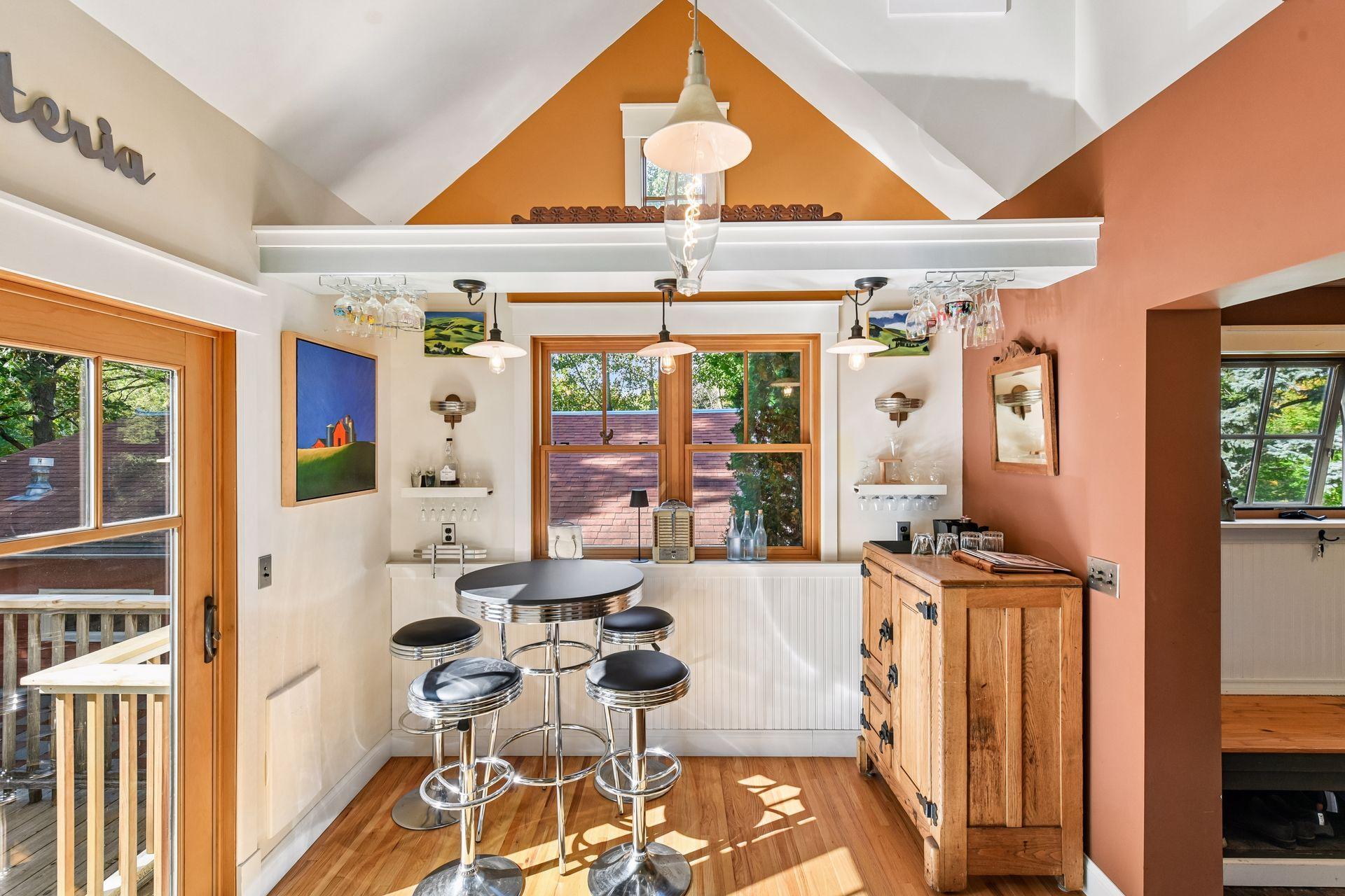 4465 Bayside Rd, Orono