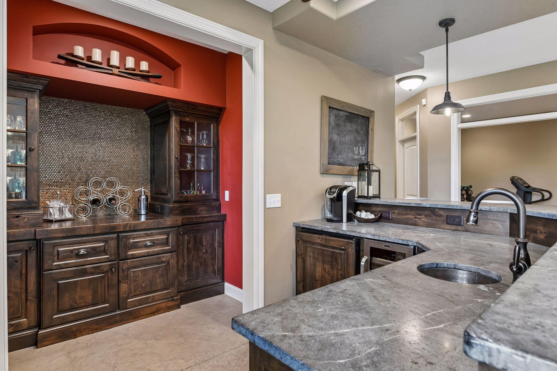9487 Mcgee Way, Eden Prairie