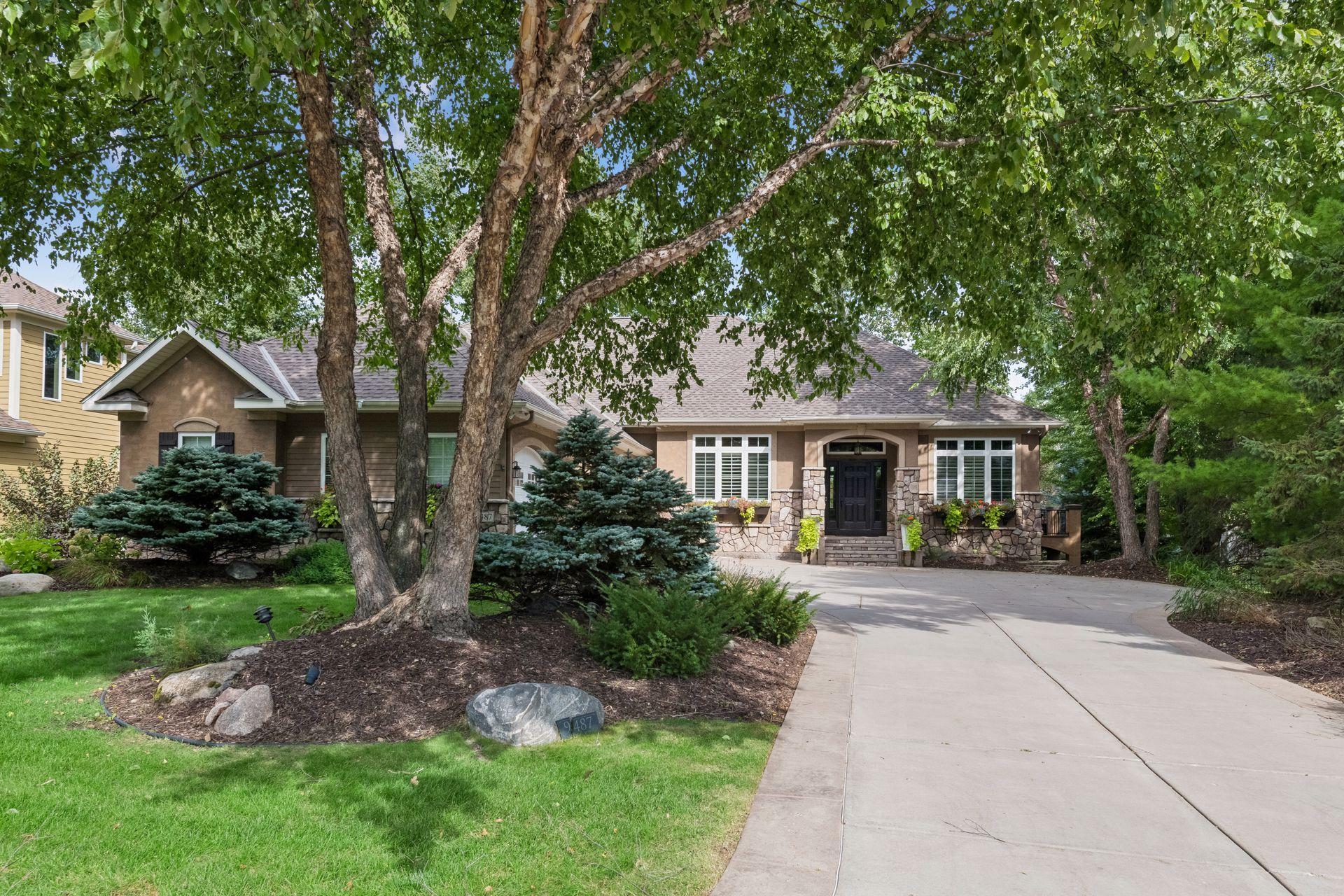 9487 Mcgee Way, Eden Prairie