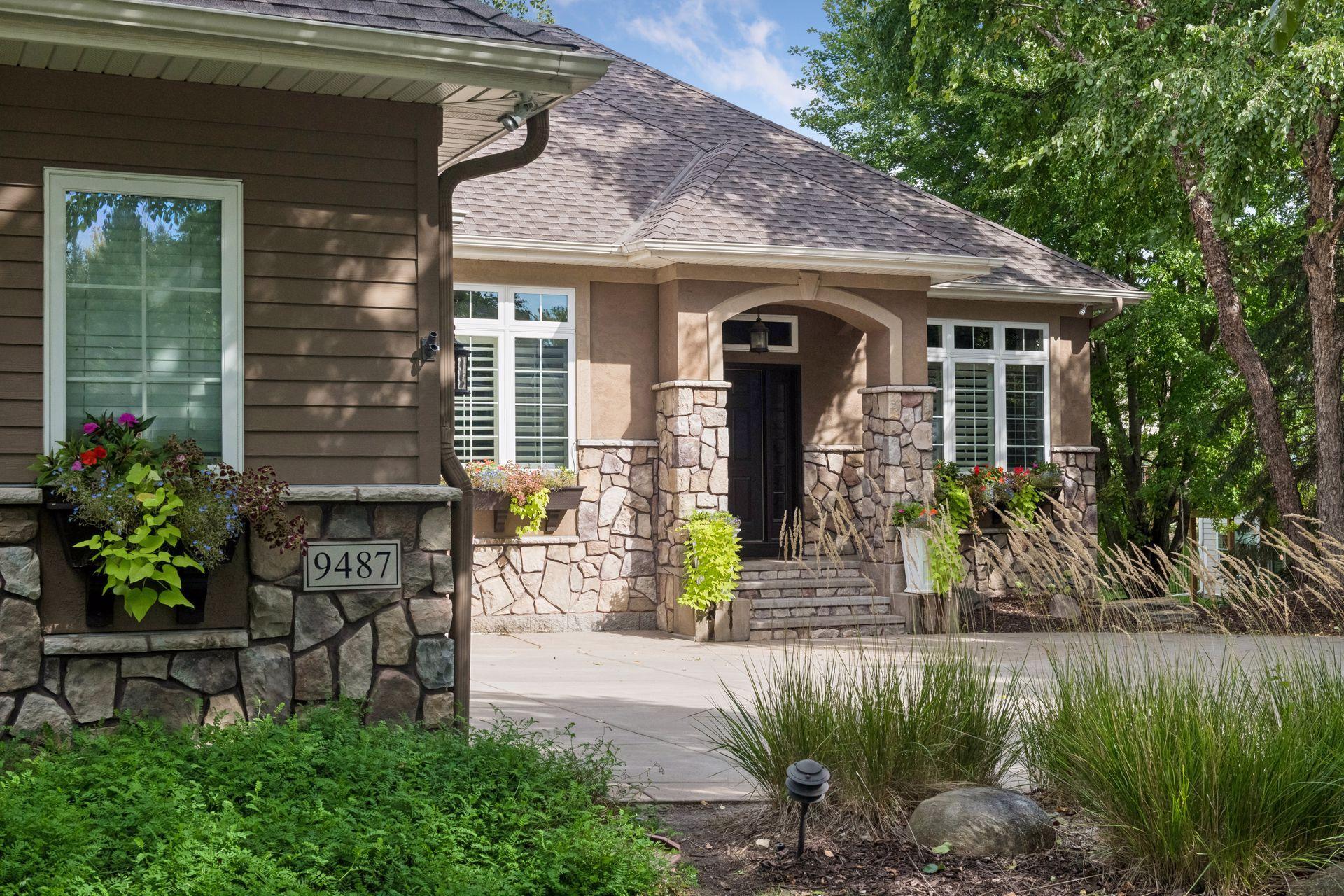9487 Mcgee Way, Eden Prairie