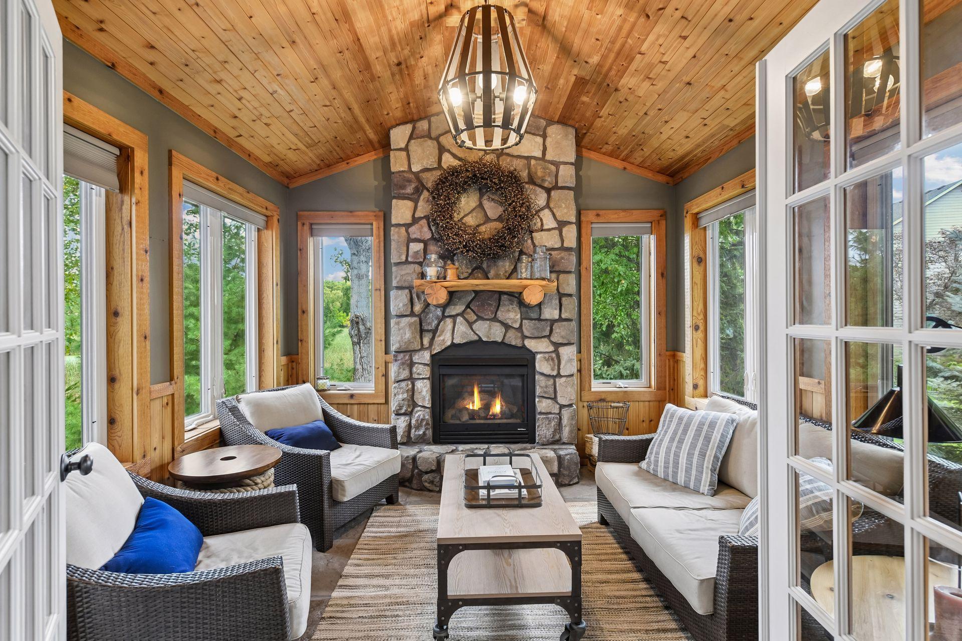 9487 Mcgee Way, Eden Prairie