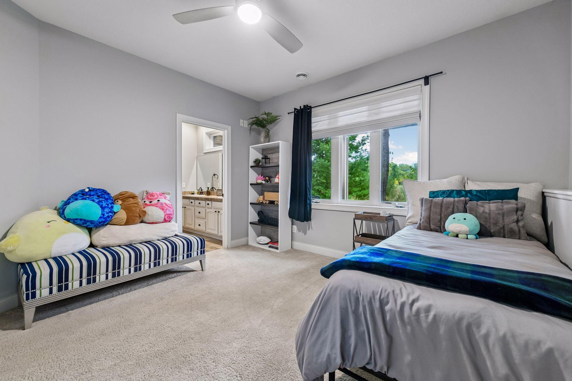 9487 Mcgee Way, Eden Prairie