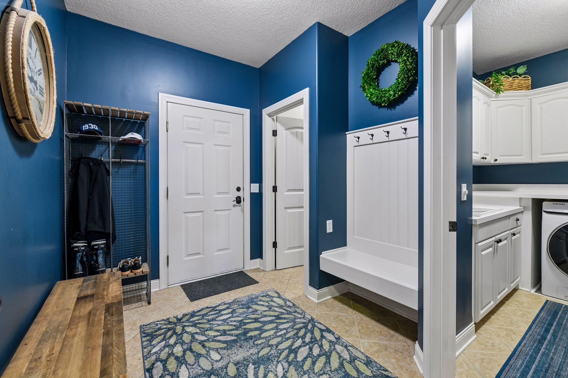 9487 Mcgee Way, Eden Prairie