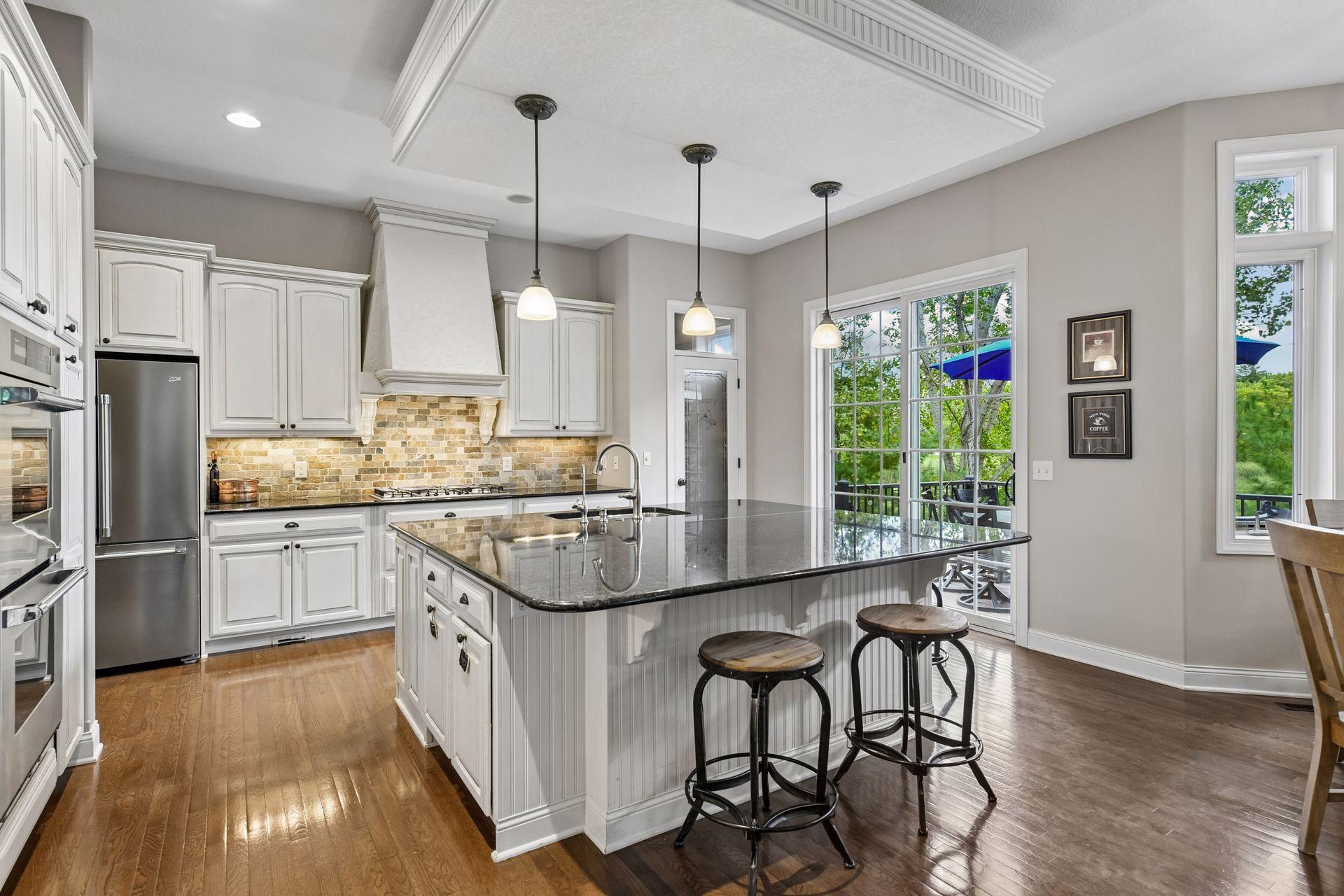 9487 Mcgee Way, Eden Prairie