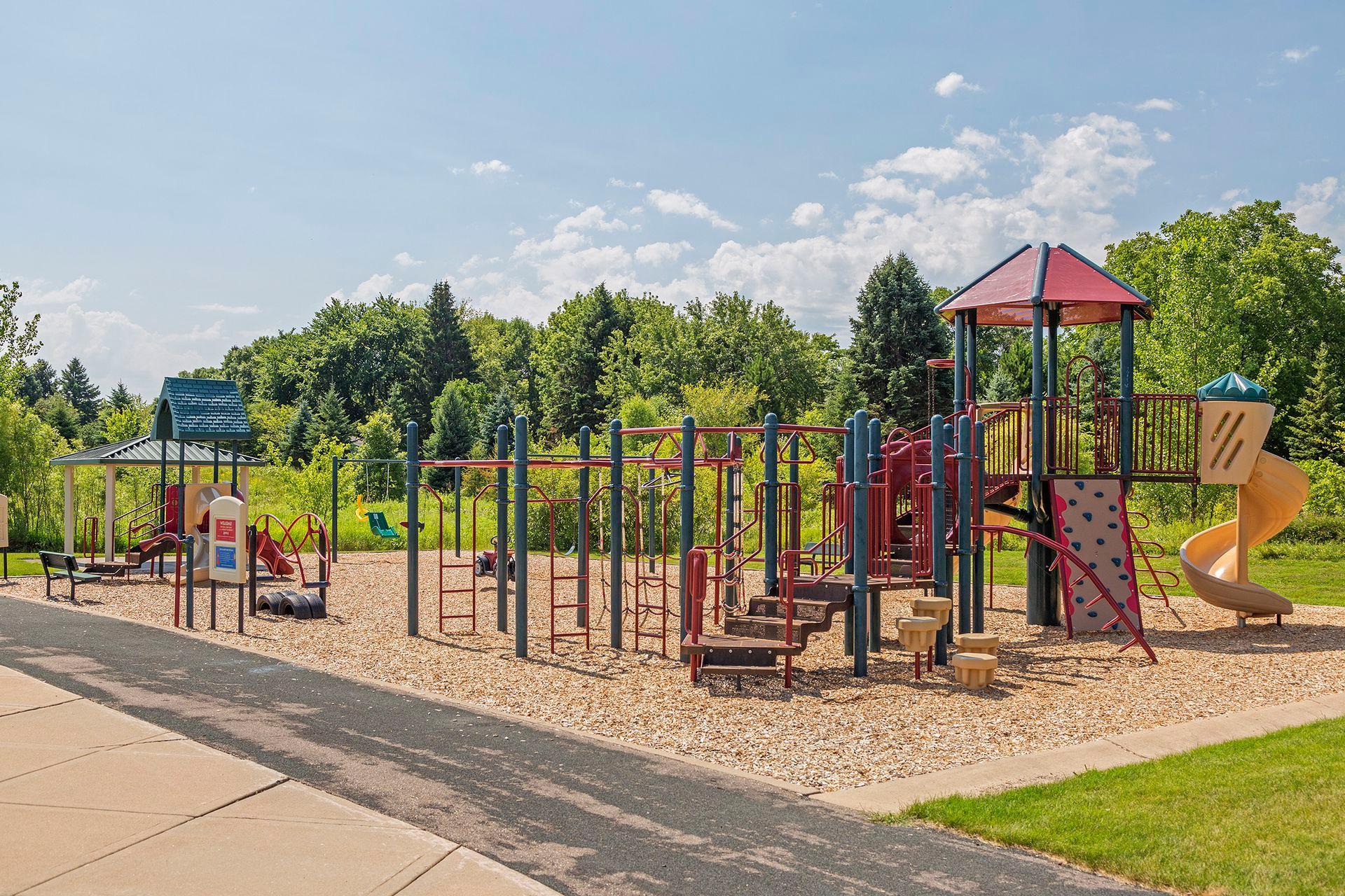 9487 Mcgee Way, Eden Prairie