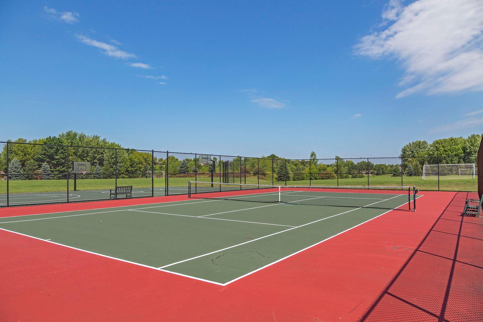 9487 Mcgee Way, Eden Prairie