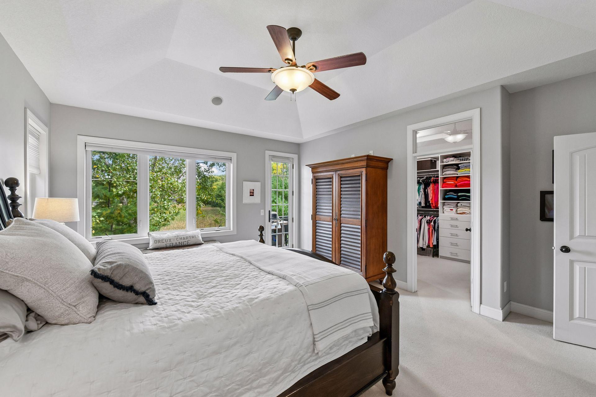 9487 Mcgee Way, Eden Prairie