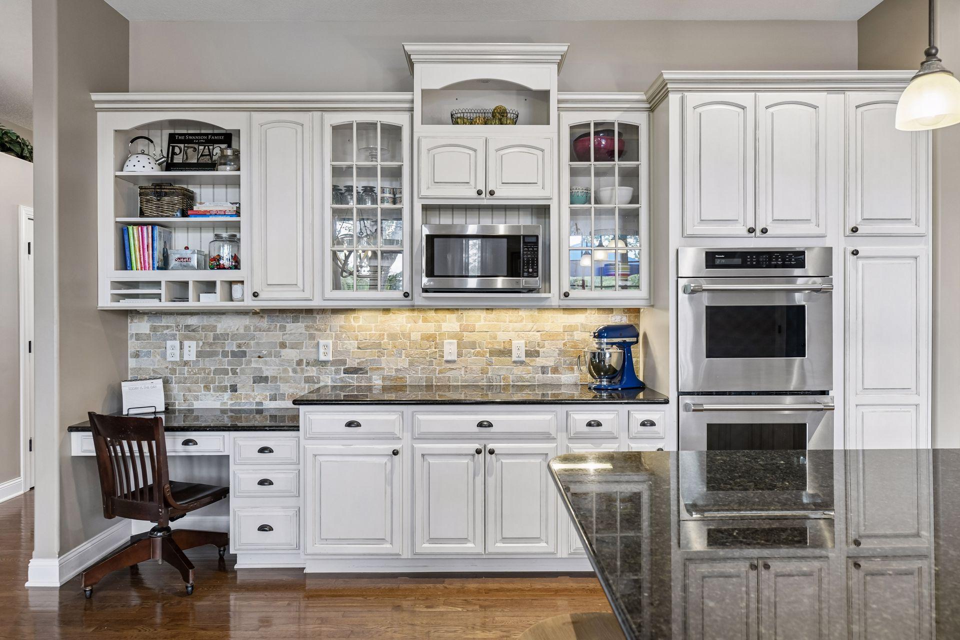 9487 Mcgee Way, Eden Prairie