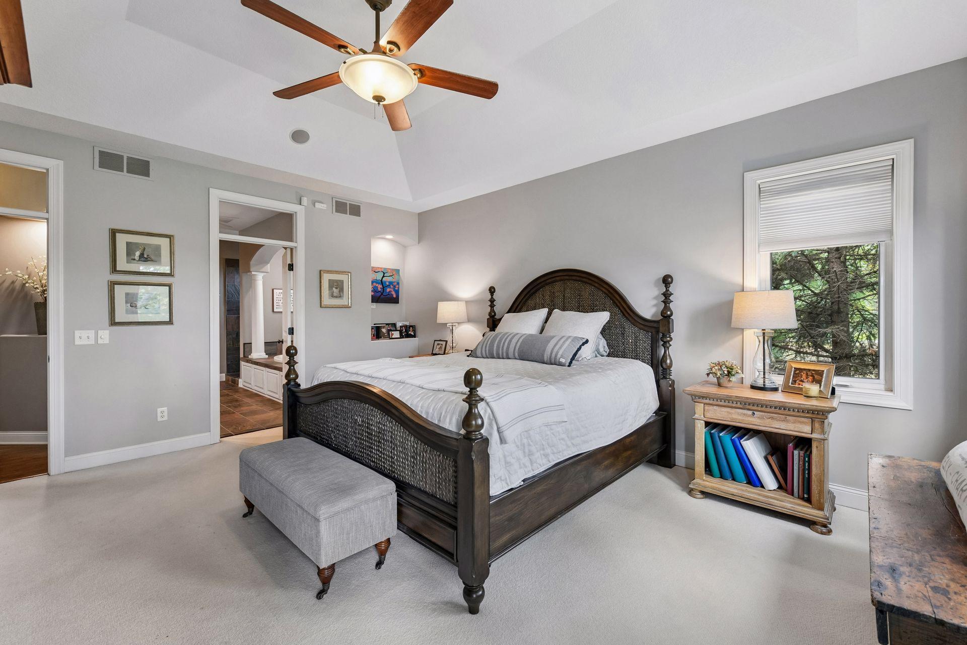 9487 Mcgee Way, Eden Prairie