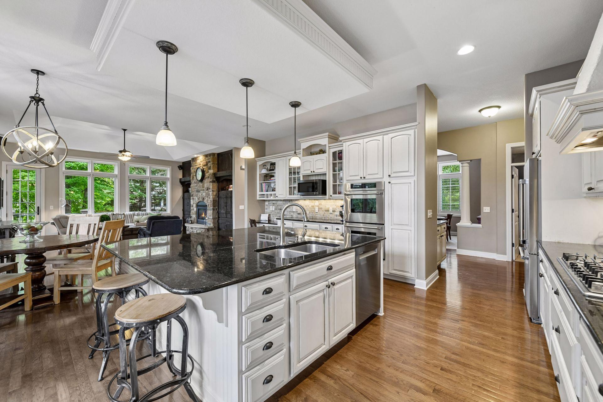 9487 Mcgee Way, Eden Prairie