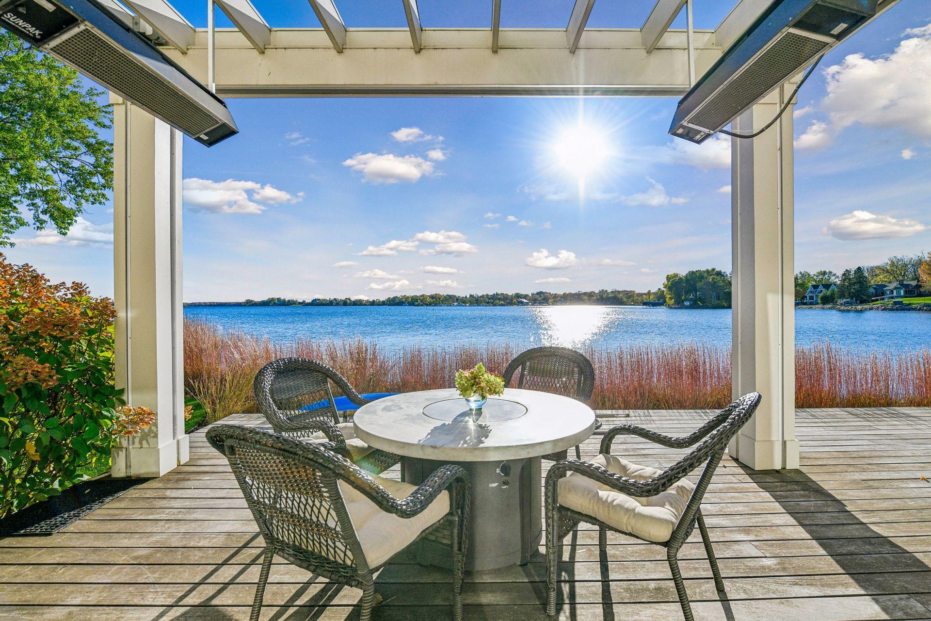 1105 Ferndale Road W, Orono