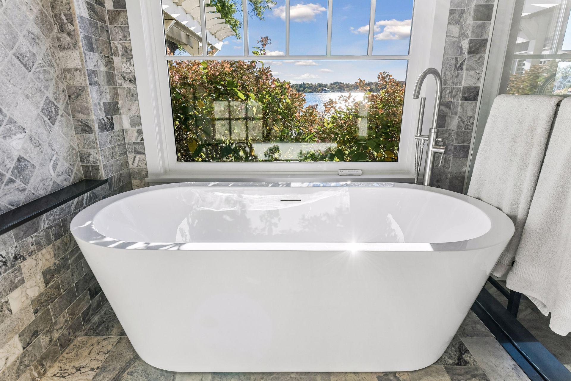 1105 Ferndale Road W, Orono