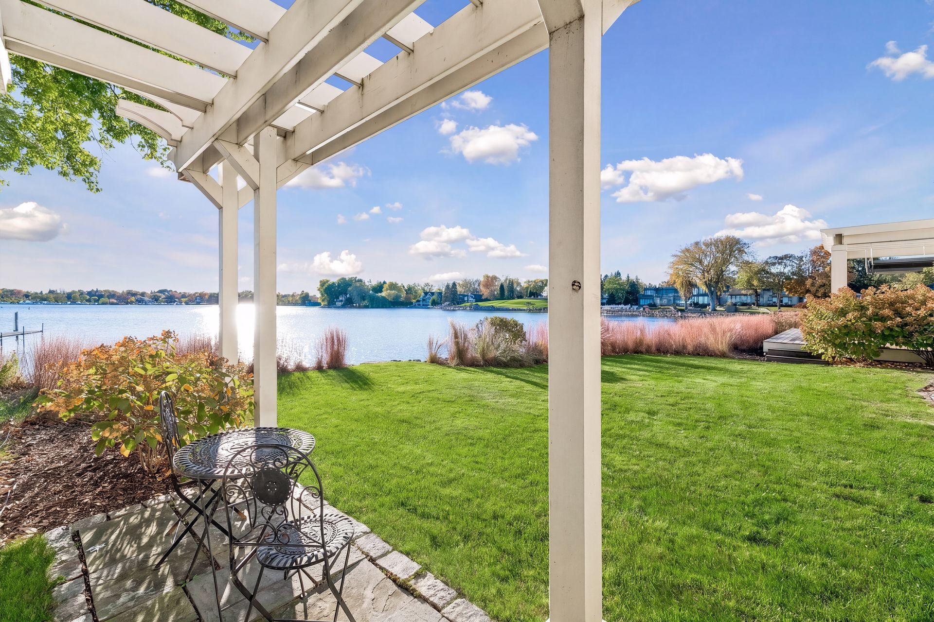 1105 Ferndale Road W, Orono