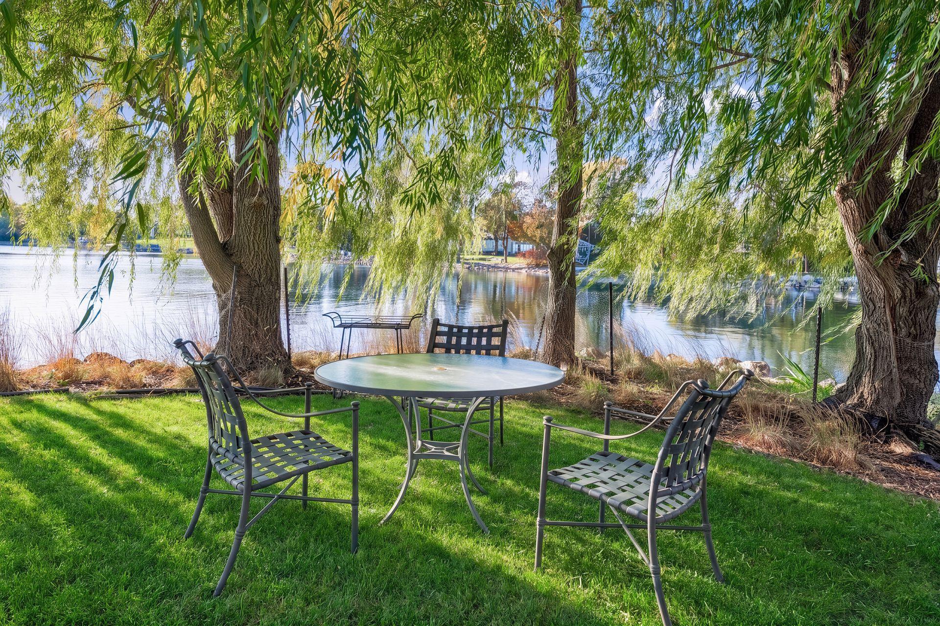 1105 Ferndale Road W, Orono