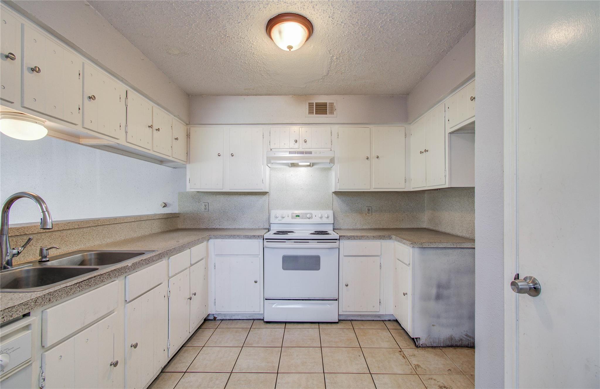 5618 Easthampton Drive # D